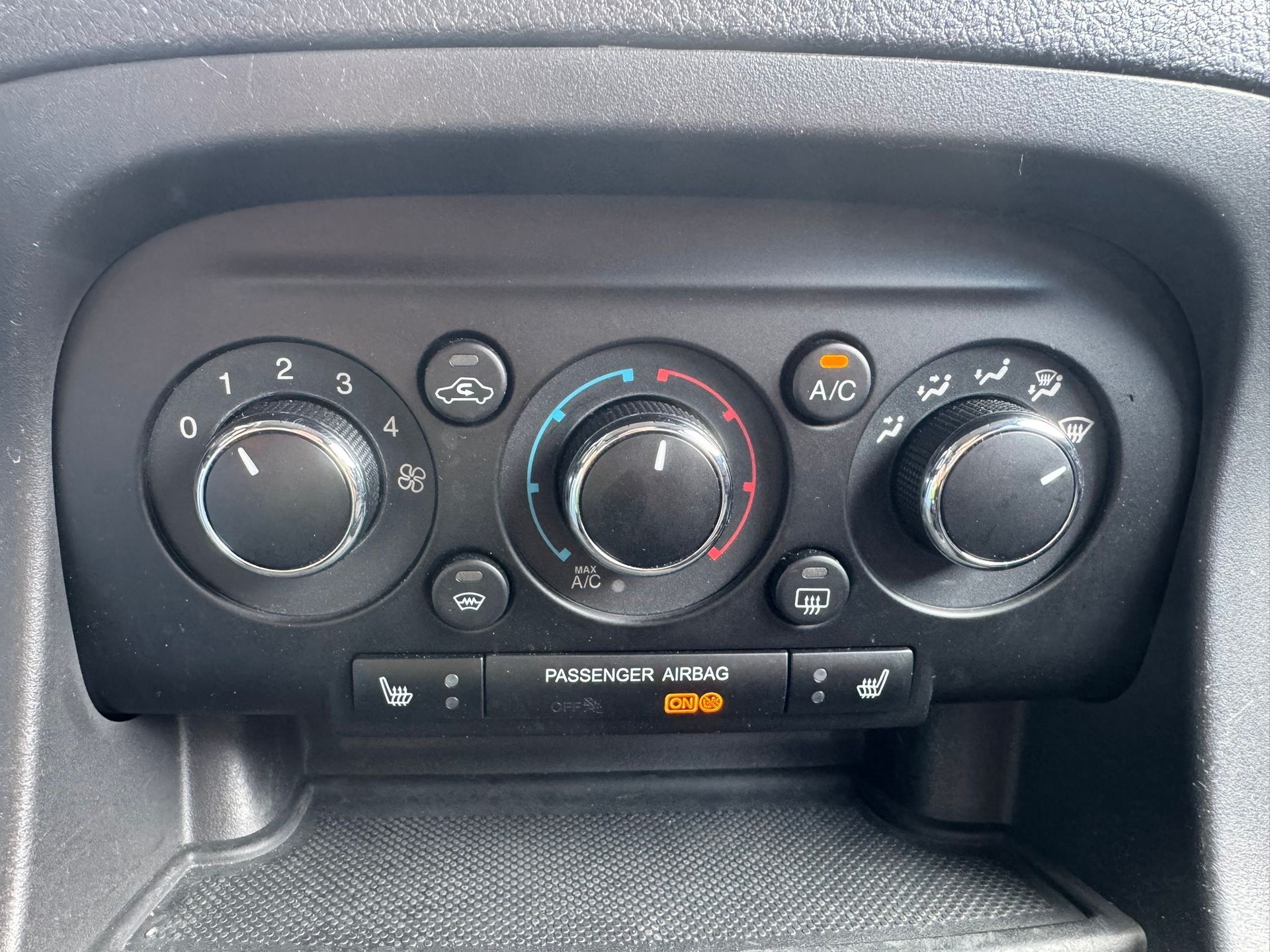 FORD KA+ 1.2 Ti-VCT Active. 5 portes-image-16