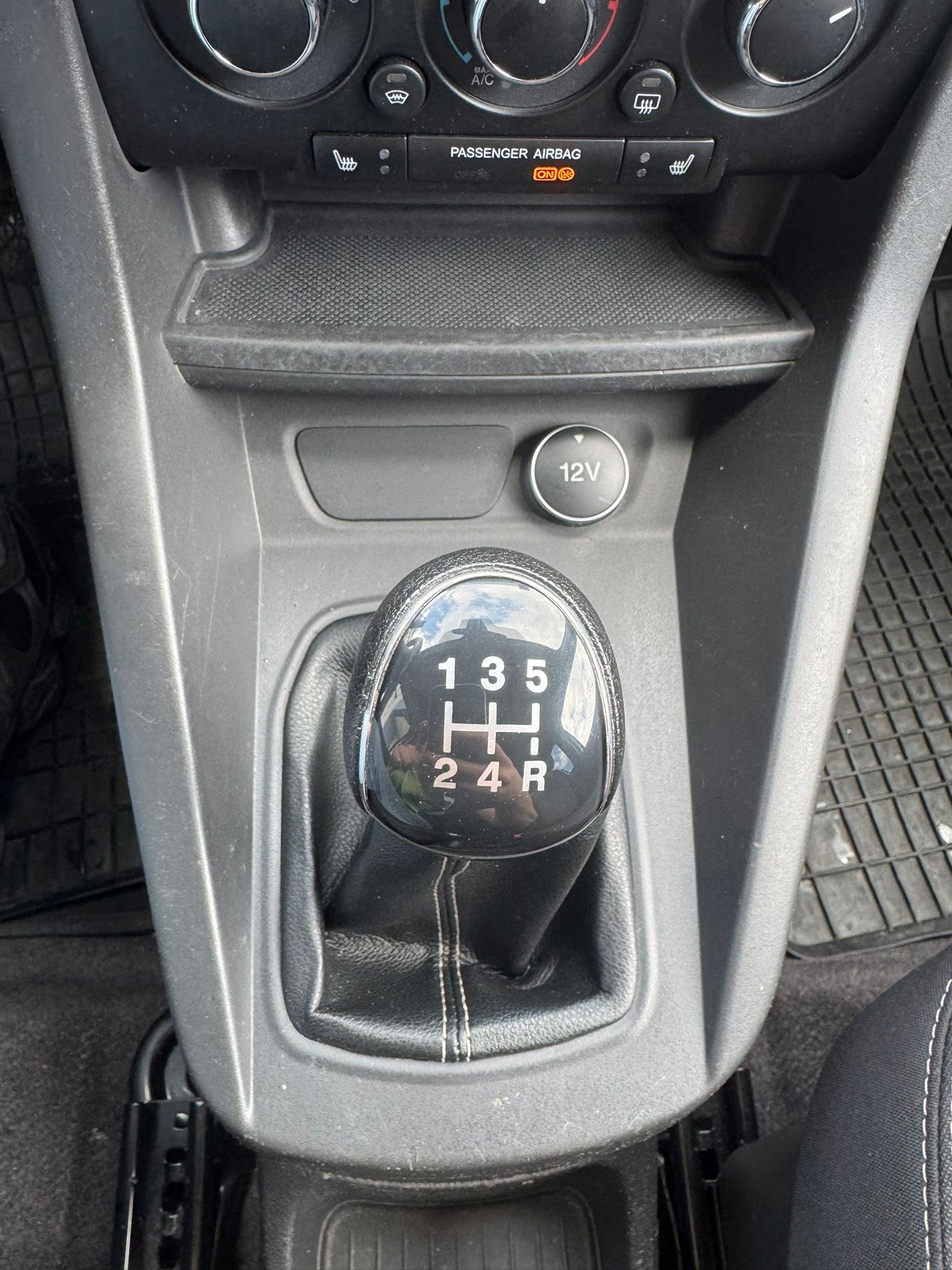 FORD KA+ 1.2 Ti-VCT Active. 5 portes-image-18