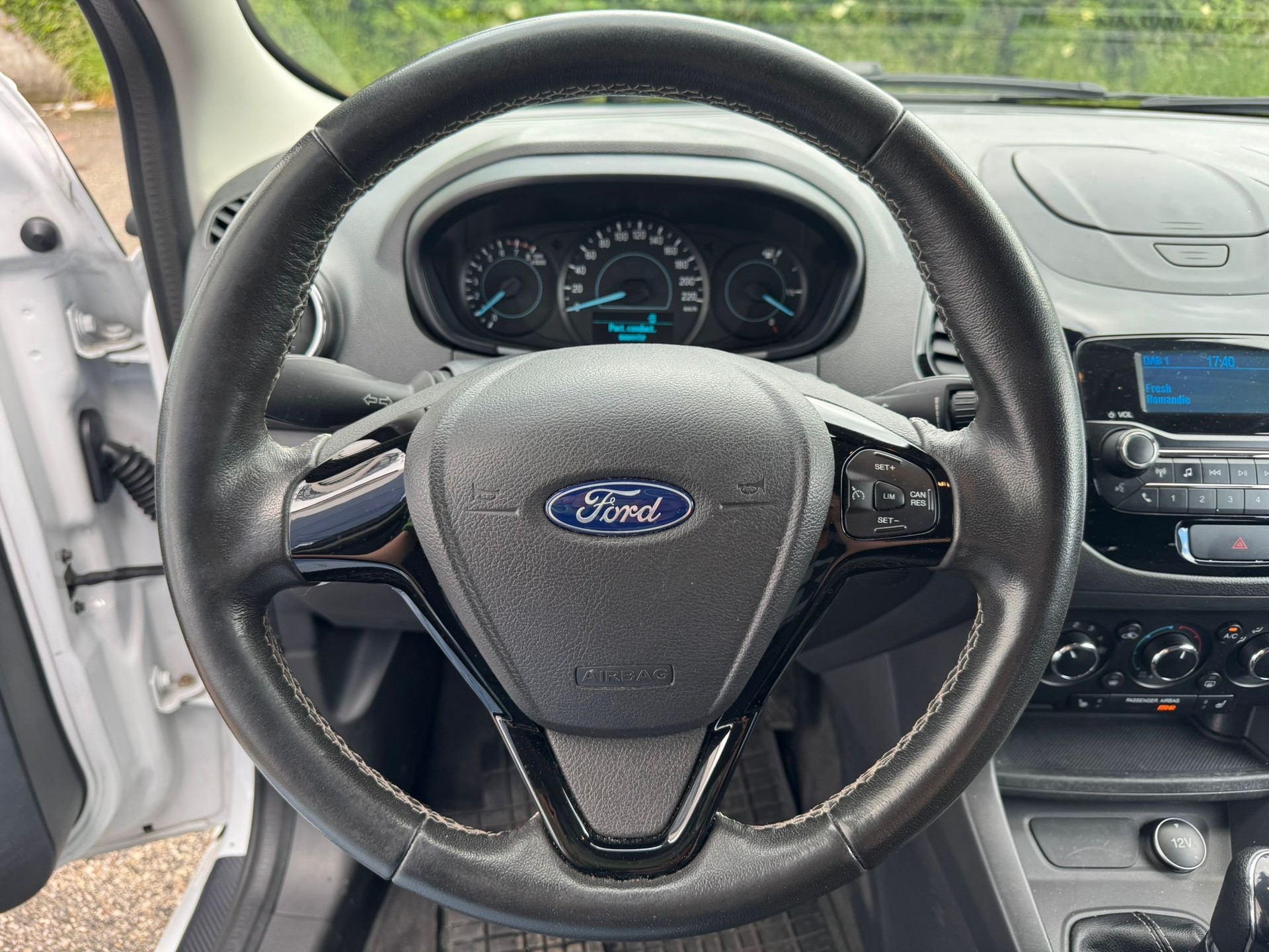 FORD KA+ 1.2 Ti-VCT Active. 5 portes-image-10