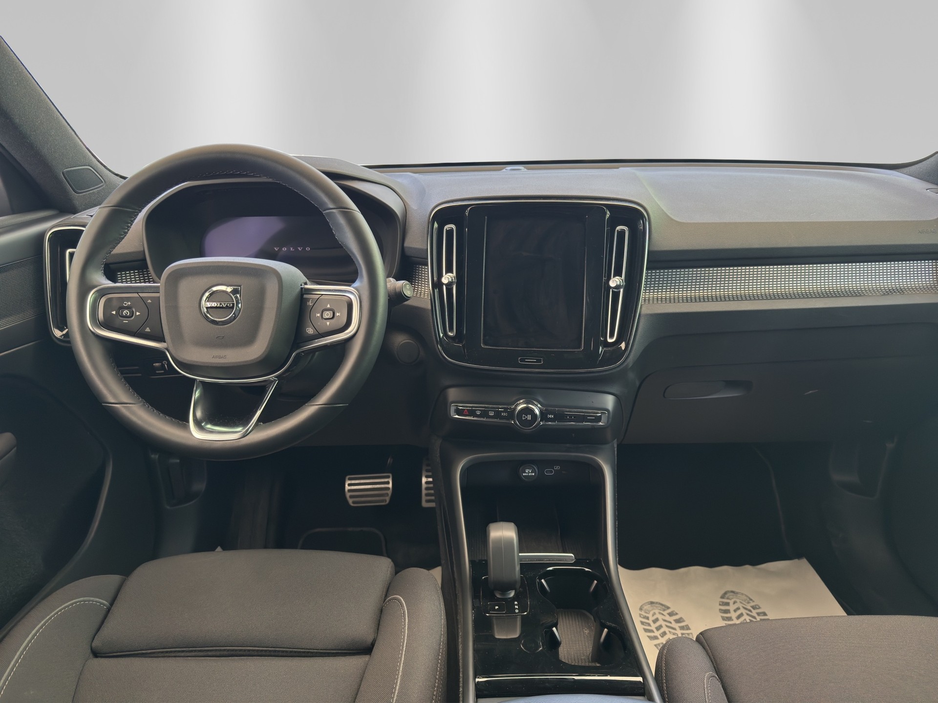 VOLVO XC40 Recharge P6 Plus FWD-image-8