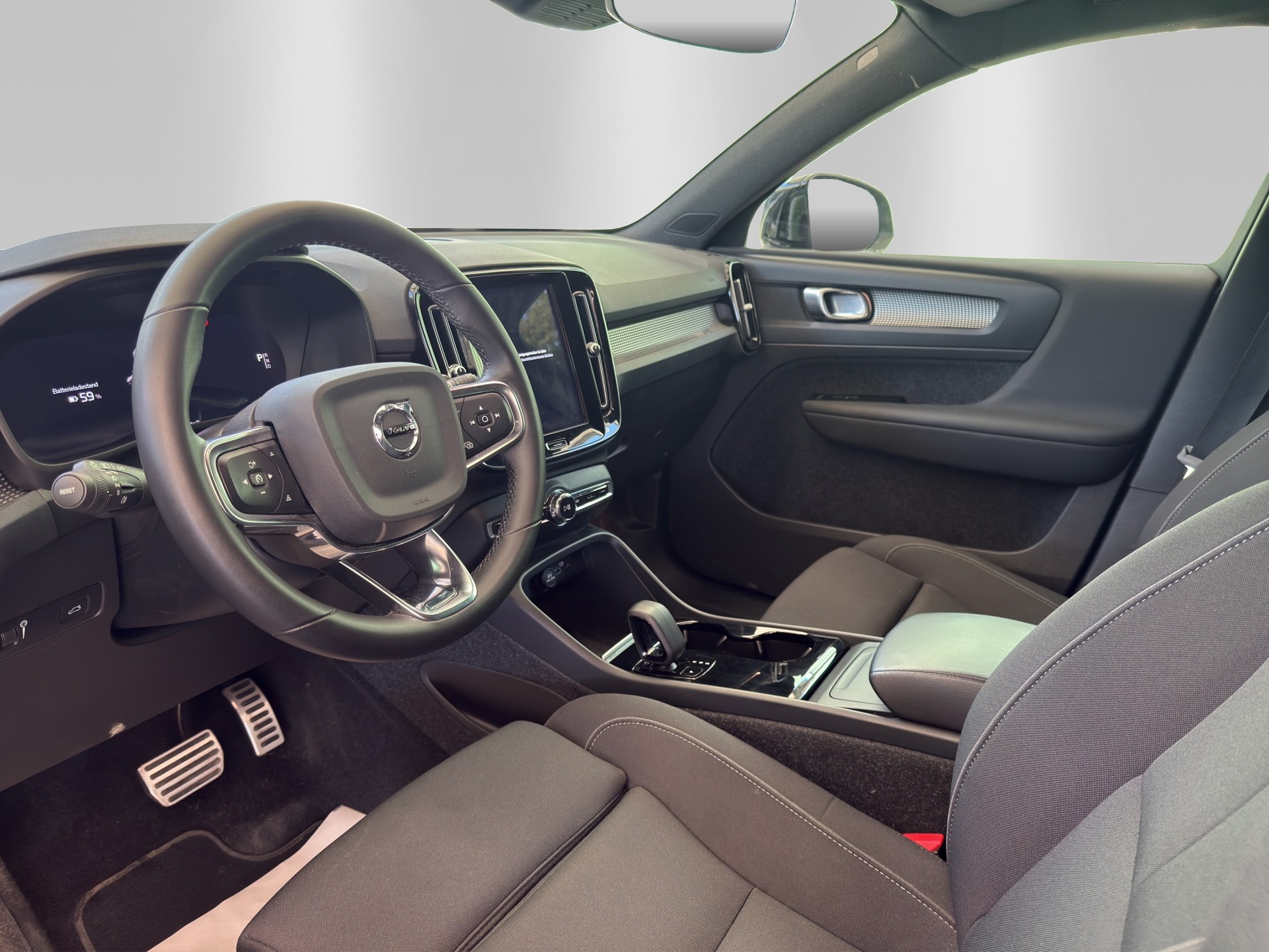VOLVO XC40 Recharge P6 Plus FWD-image-7