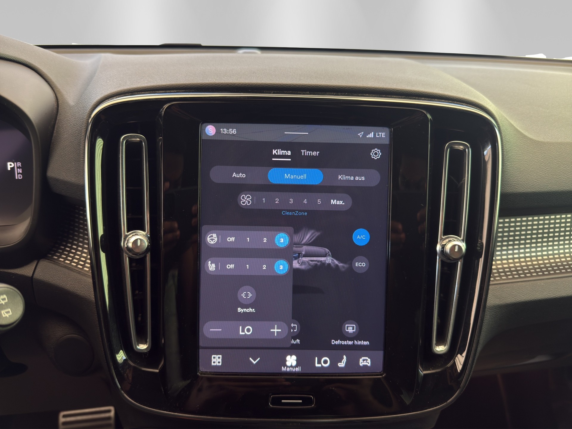 VOLVO XC40 Recharge P6 Plus FWD-image-12