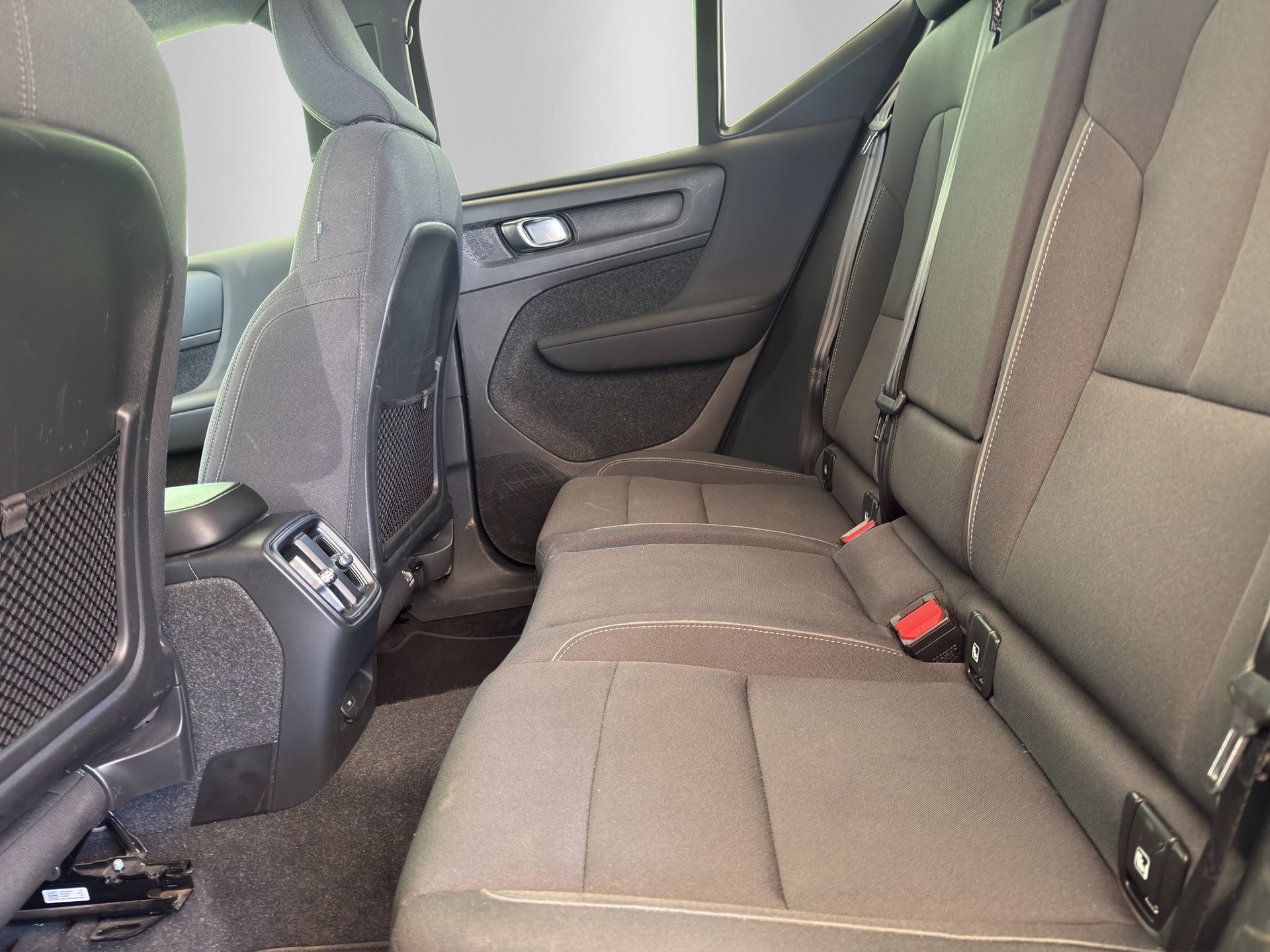 VOLVO XC40 Recharge P6 Plus FWD-image-14