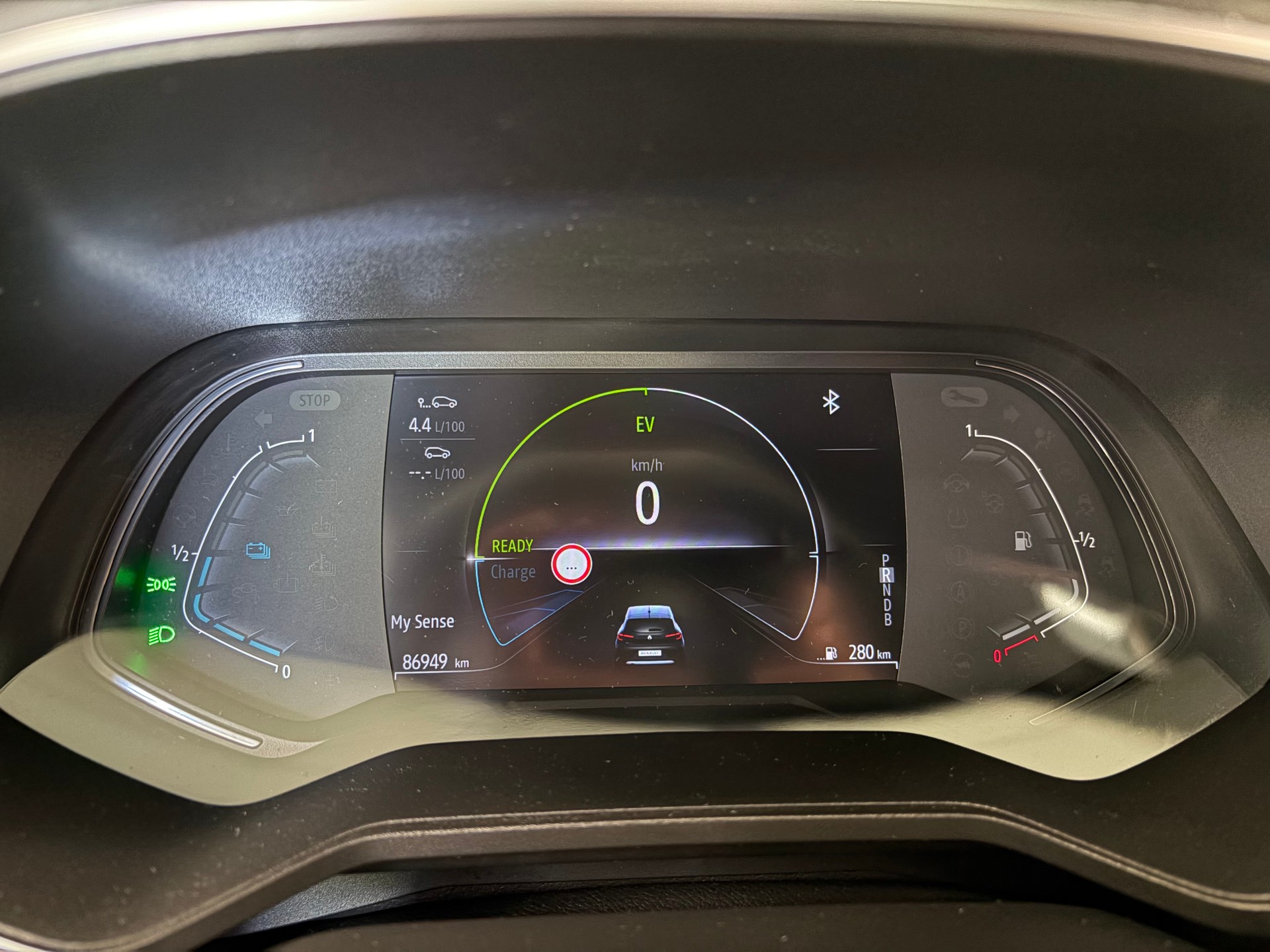 RENAULT Clio 1.6 E-Tech Business-image-9