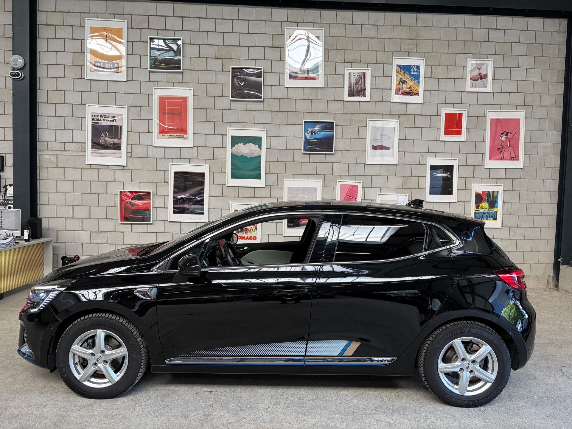 RENAULT Clio 1.6 E-Tech Business