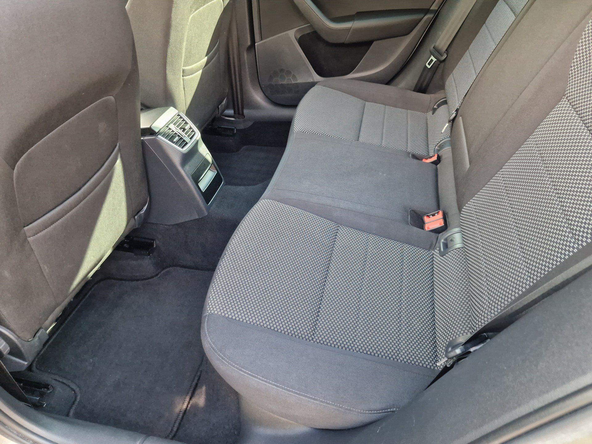 SKODA Octavia Combi 1.2 TSI Fresh-image-11