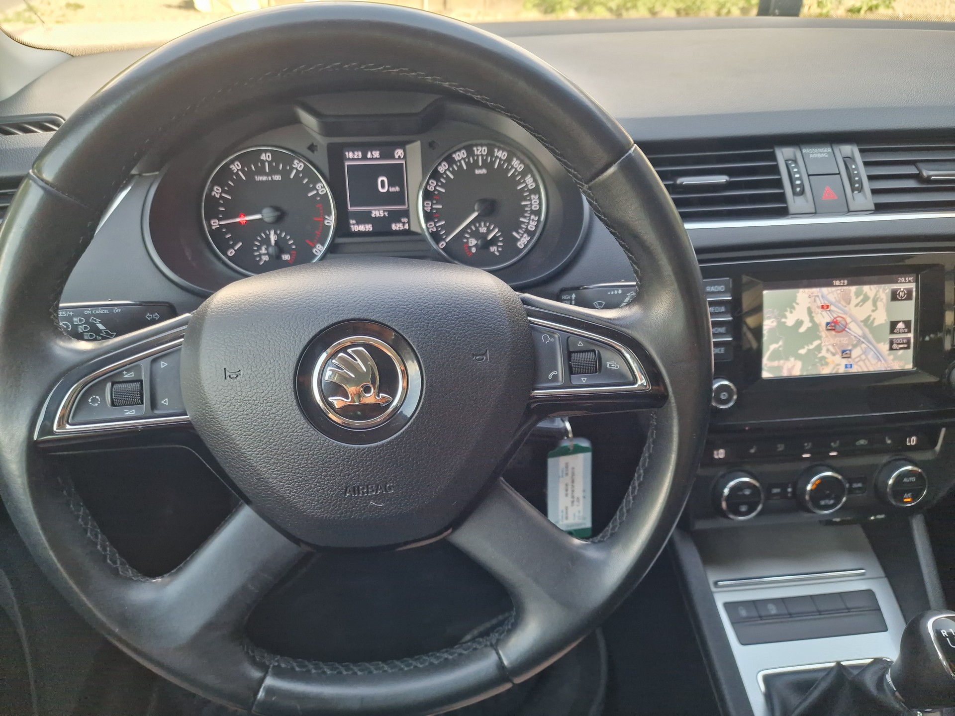 SKODA Octavia Combi 1.2 TSI Fresh-image-6