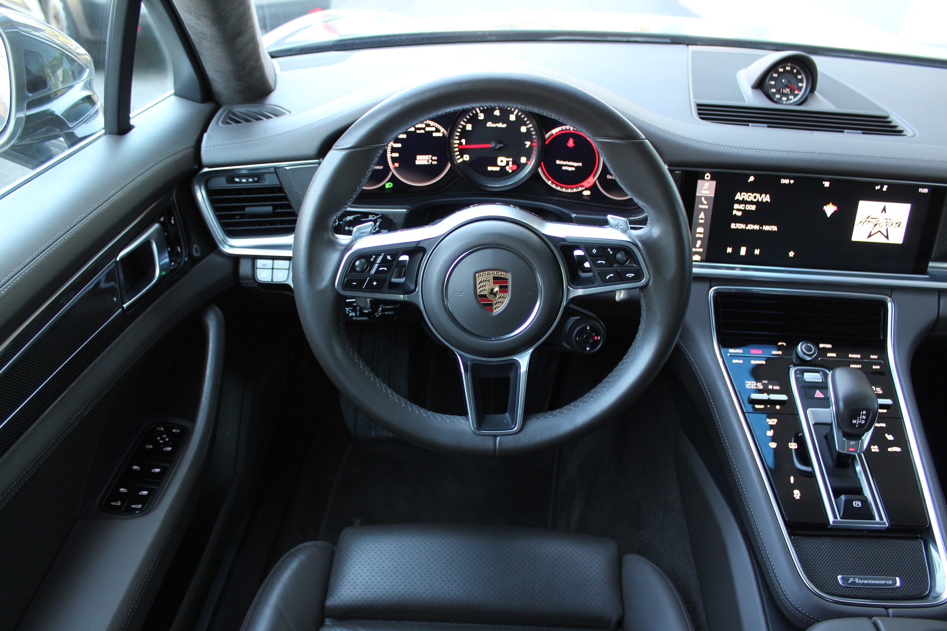 PORSCHE Panamera Turbo PDK-image-10