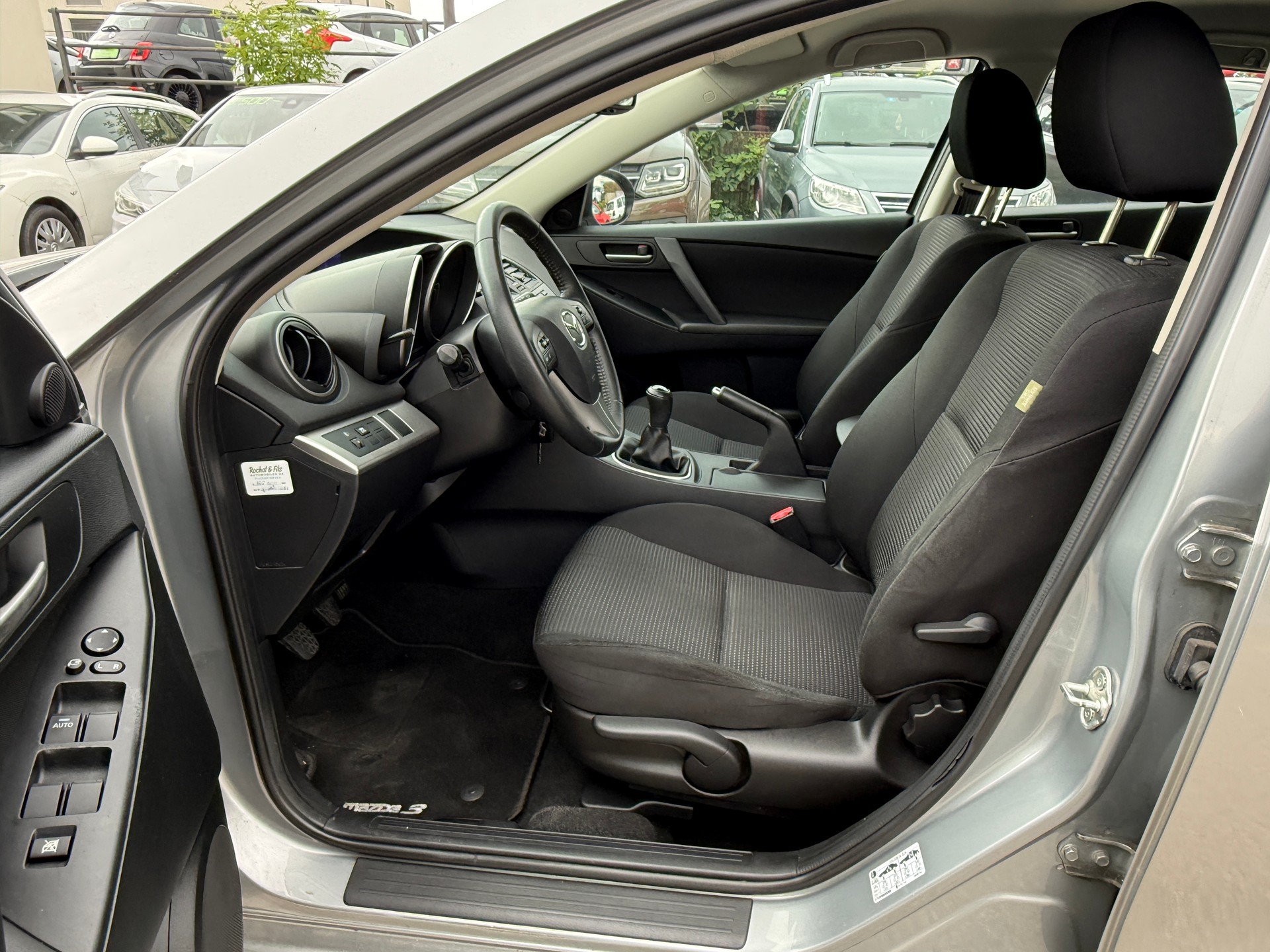 MAZDA 3 1.6 16V Exclusive - Possibilité d’une Nouvelle Expertise & Service + Garantie + Carrosserie Faite en Ordre pour 7‘900 CHF-image-21