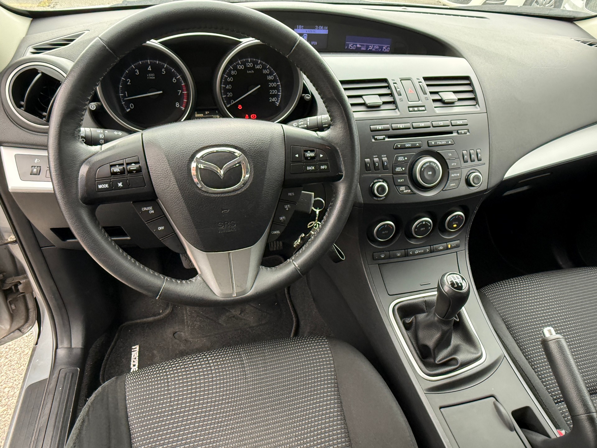 MAZDA 3 1.6 16V Exclusive - Possibilité d’une Nouvelle Expertise & Service + Garantie + Carrosserie Faite en Ordre pour 7‘900 CHF-image-19