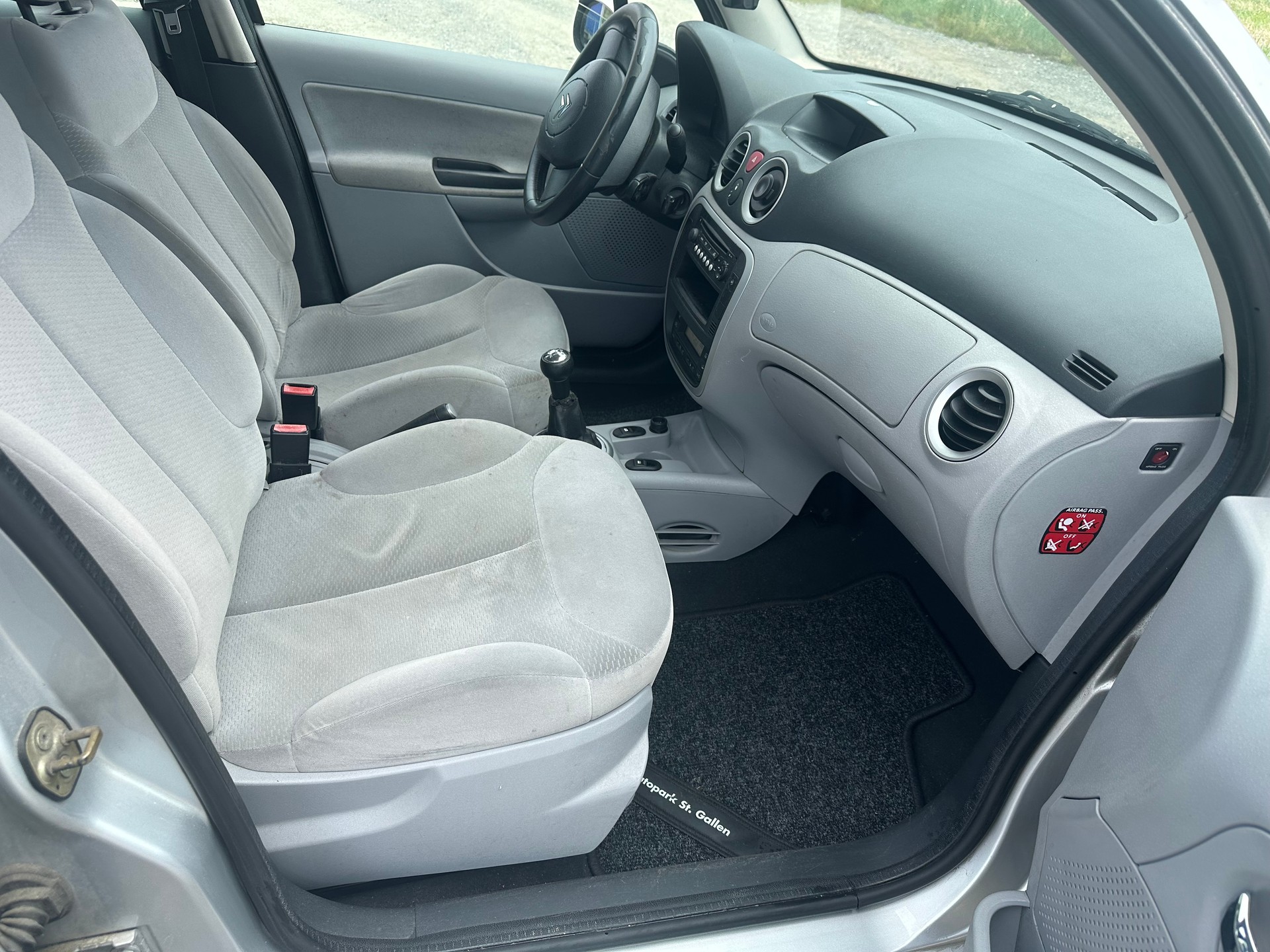 CITROEN C3 1.4i 16V Exclusive-image-9