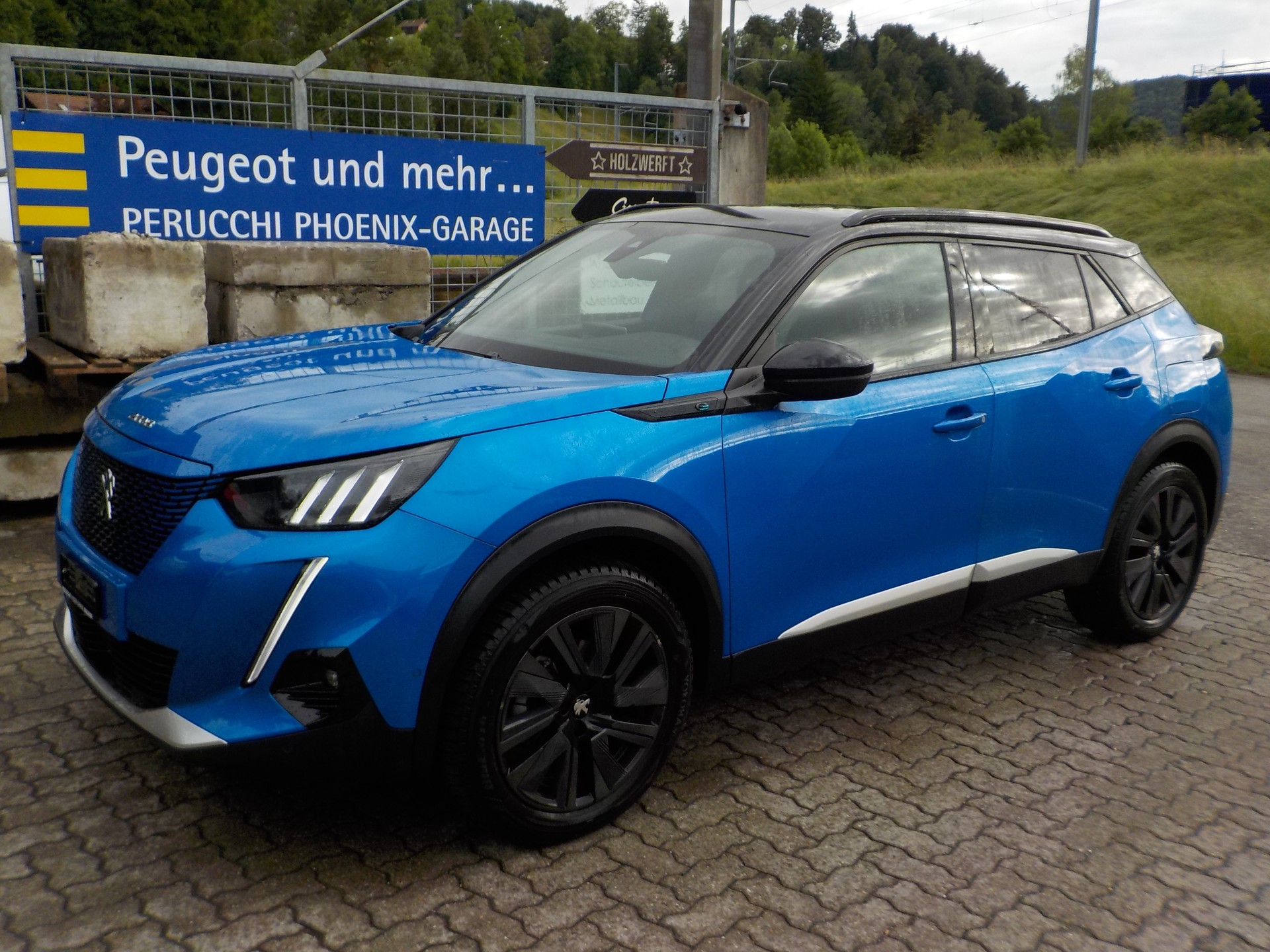PEUGEOT 2008 e GT