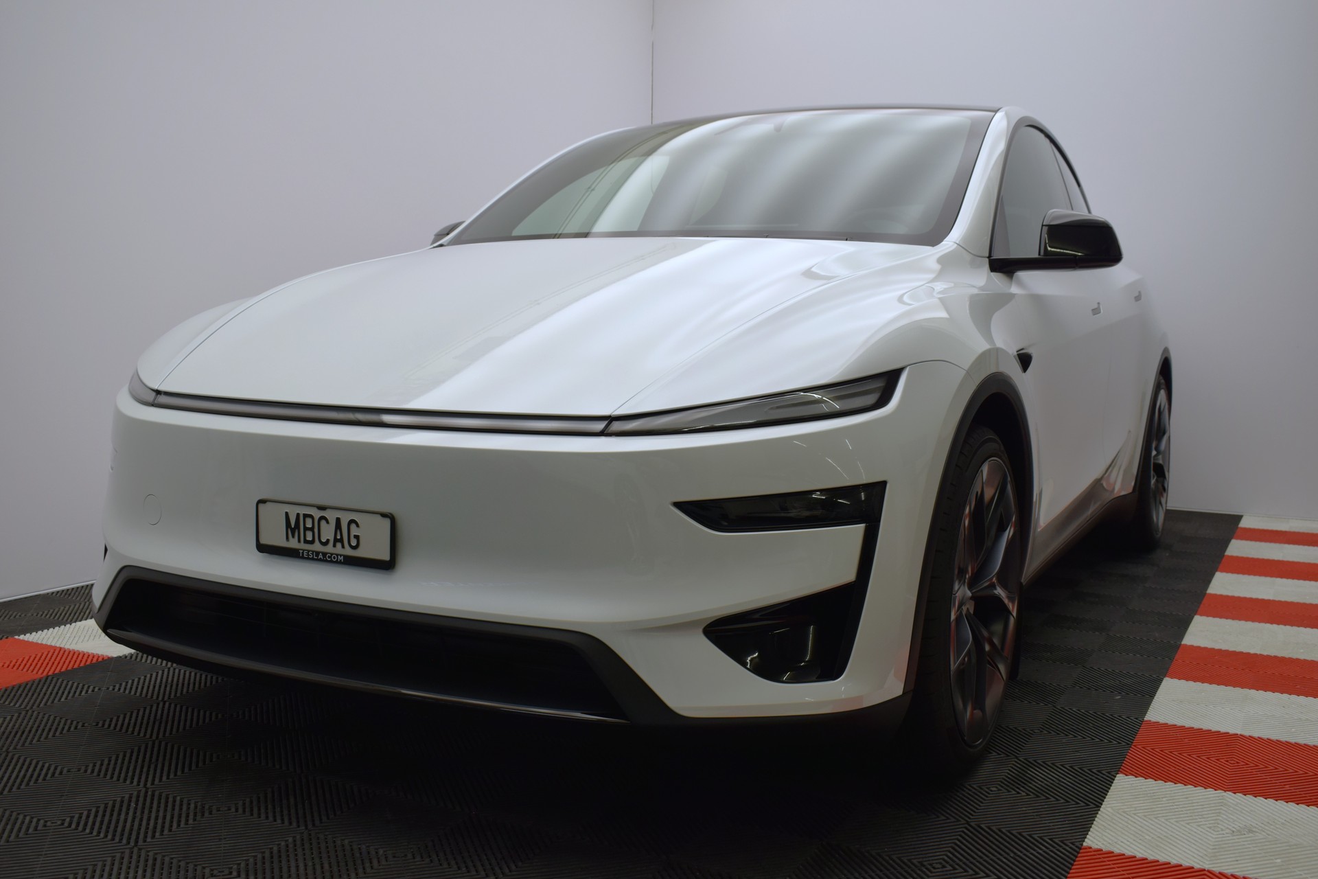 TESLA Model Y Performance AWD 626PS, 21 Zoll, Carbon, Made in Berlin-image-5