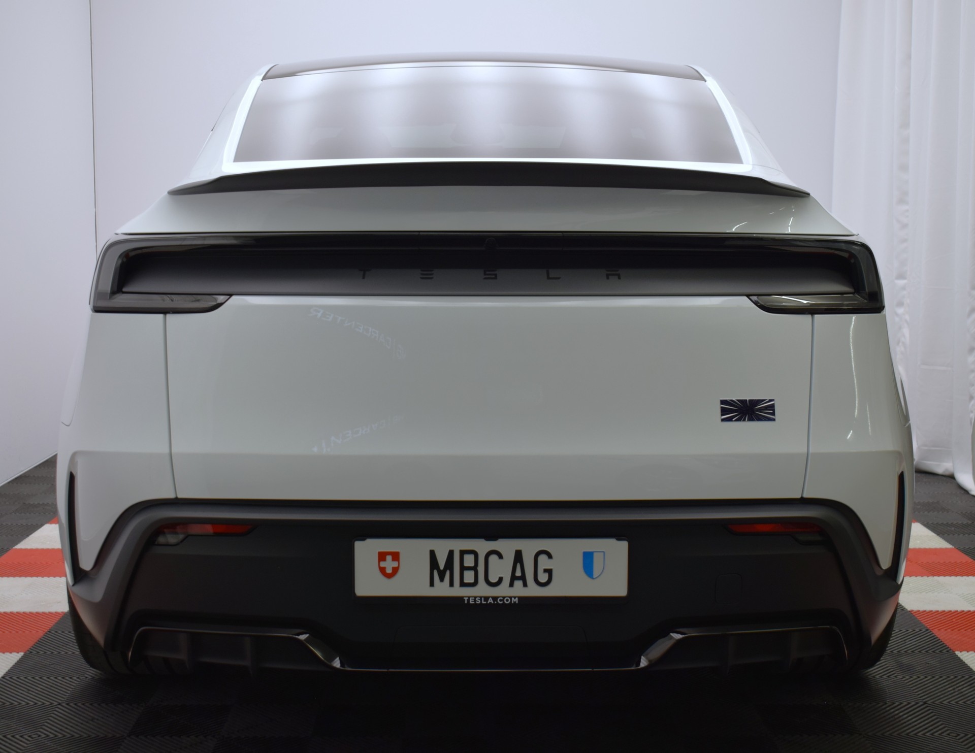 TESLA Model Y Performance AWD 626PS, 21 Zoll, Carbon, Made in Berlin-image-9