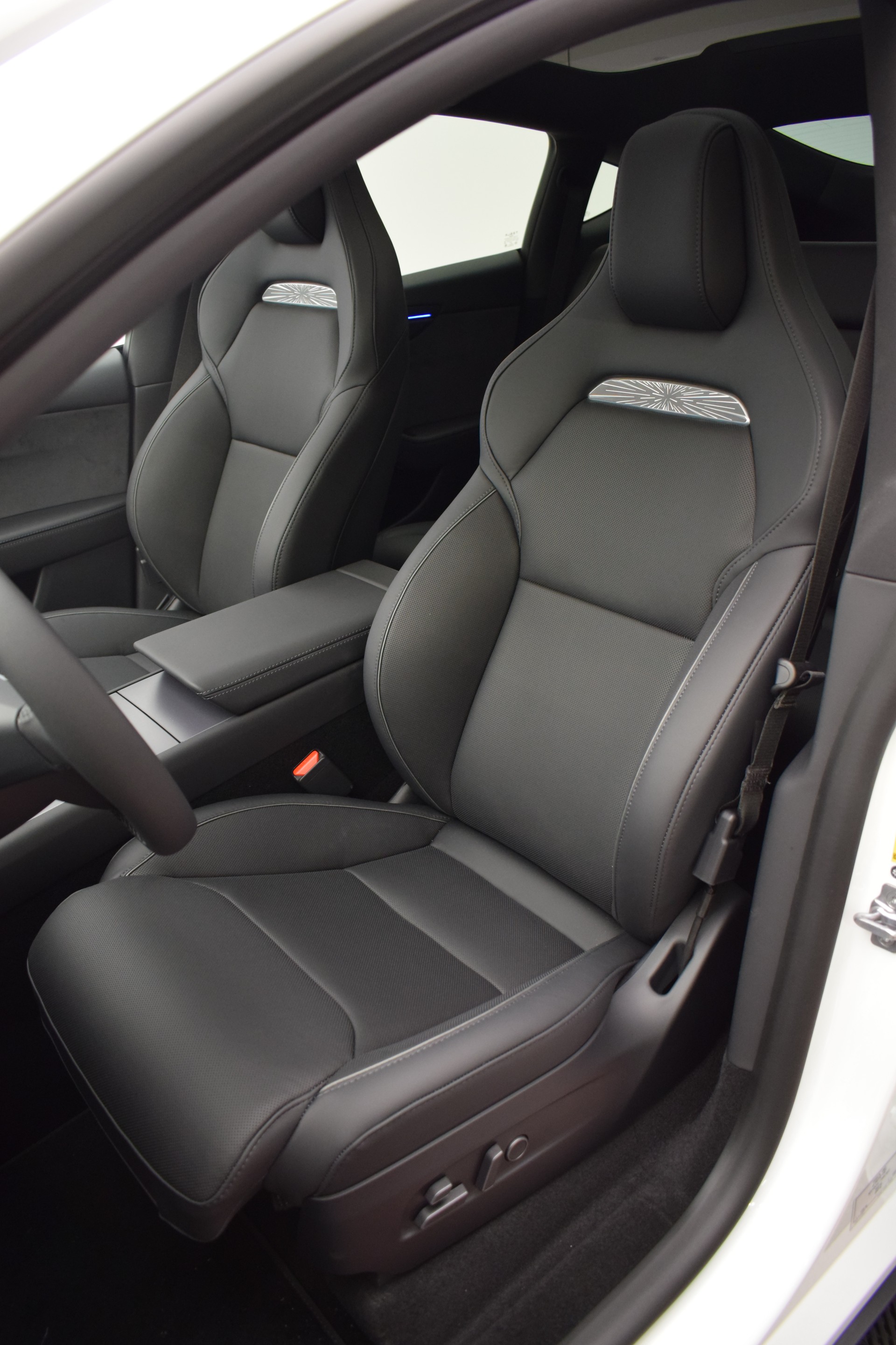 TESLA Model Y Performance AWD 626PS, 21 Zoll, Carbon, Made in Berlin-image-13