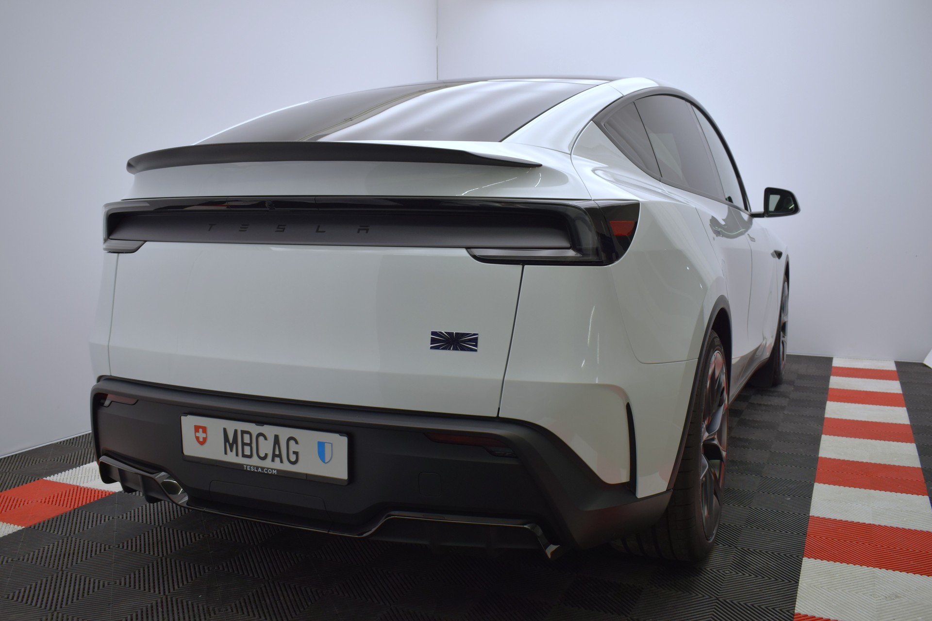TESLA Model Y Performance AWD 626PS, 21 Zoll, Carbon, Made in Berlin-image-10