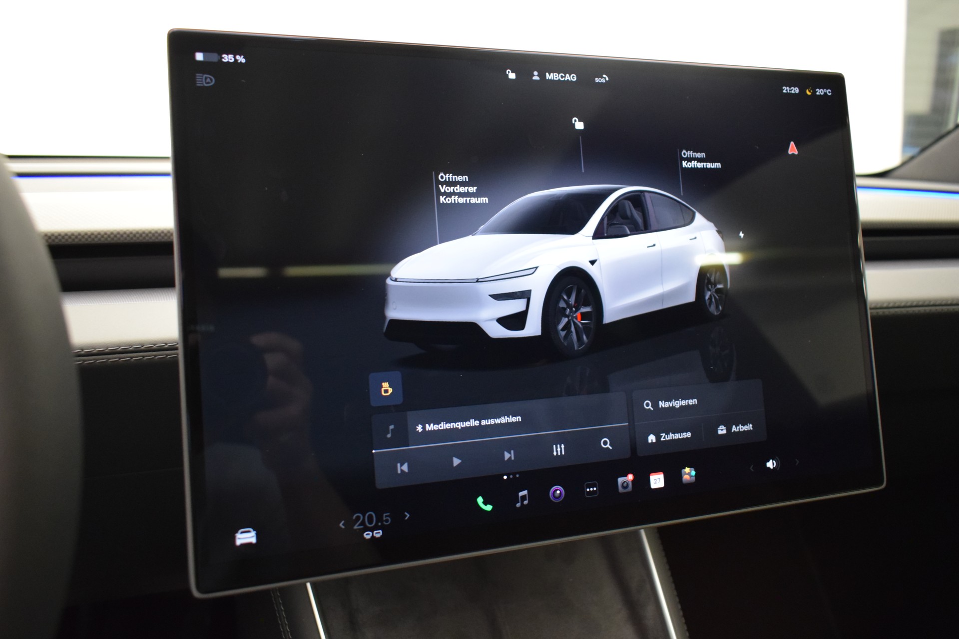 TESLA Model Y Performance AWD 626PS, 21 Zoll, Carbon, Made in Berlin-image-18