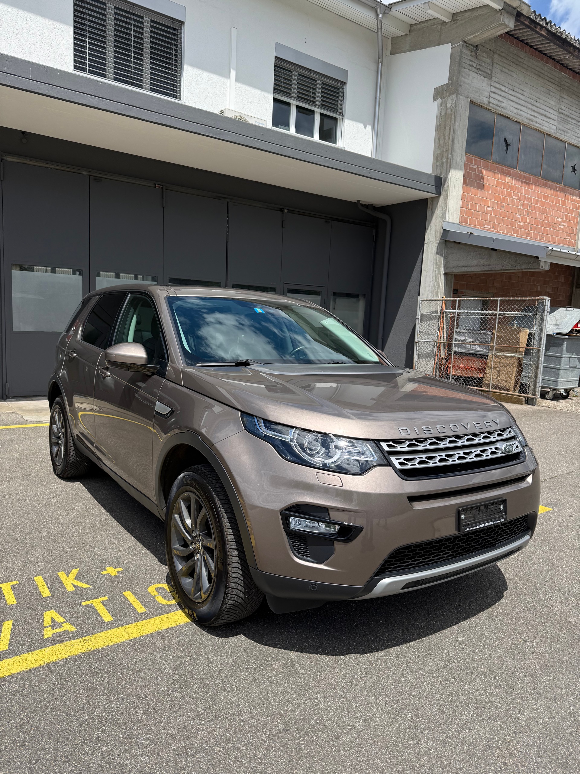 LAND ROVER Discovery Sport 2.0 TD4 HSE AT9-image-1