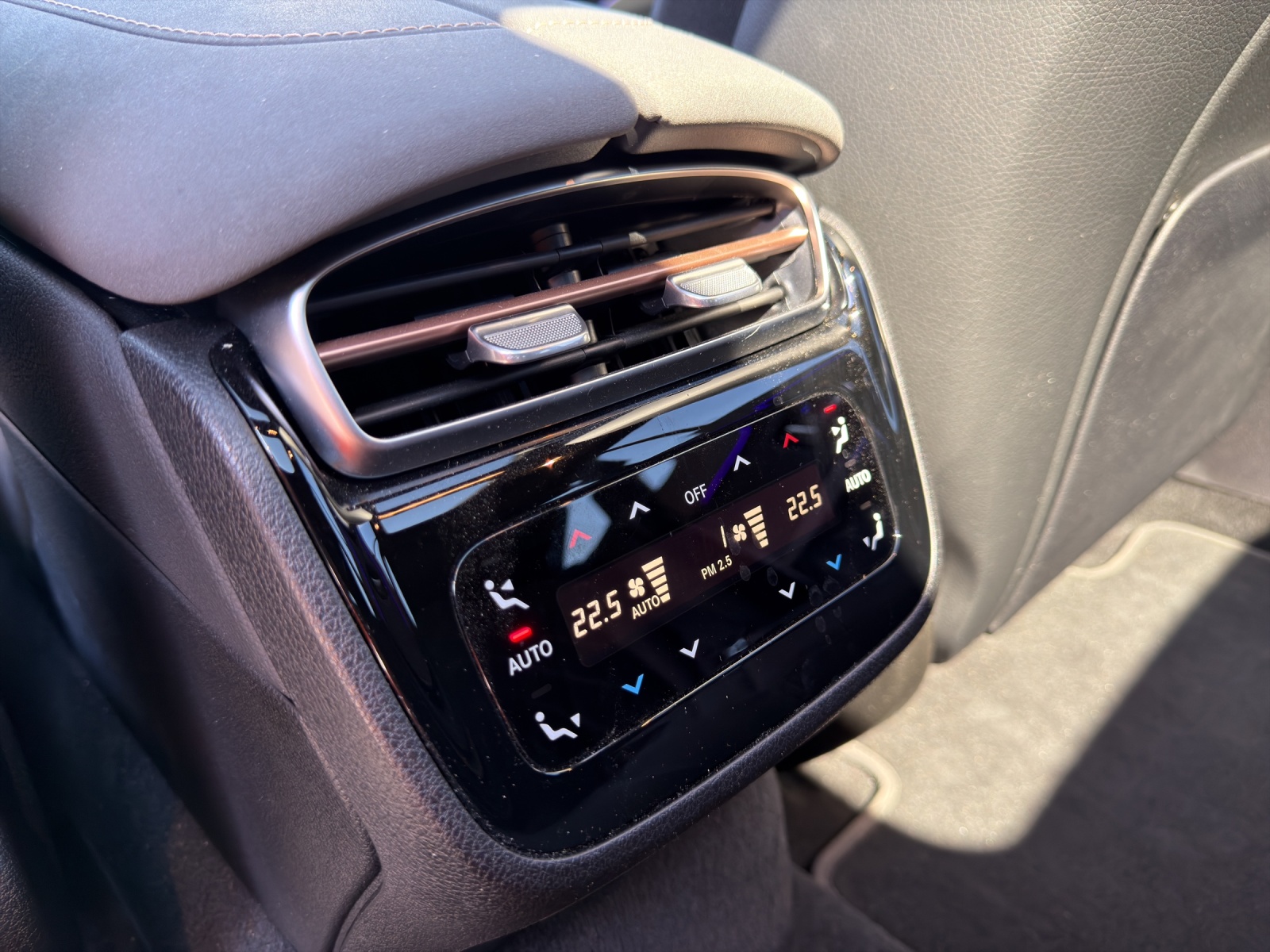 MERCEDES-BENZ EQS 450+ AMG Line-image-15