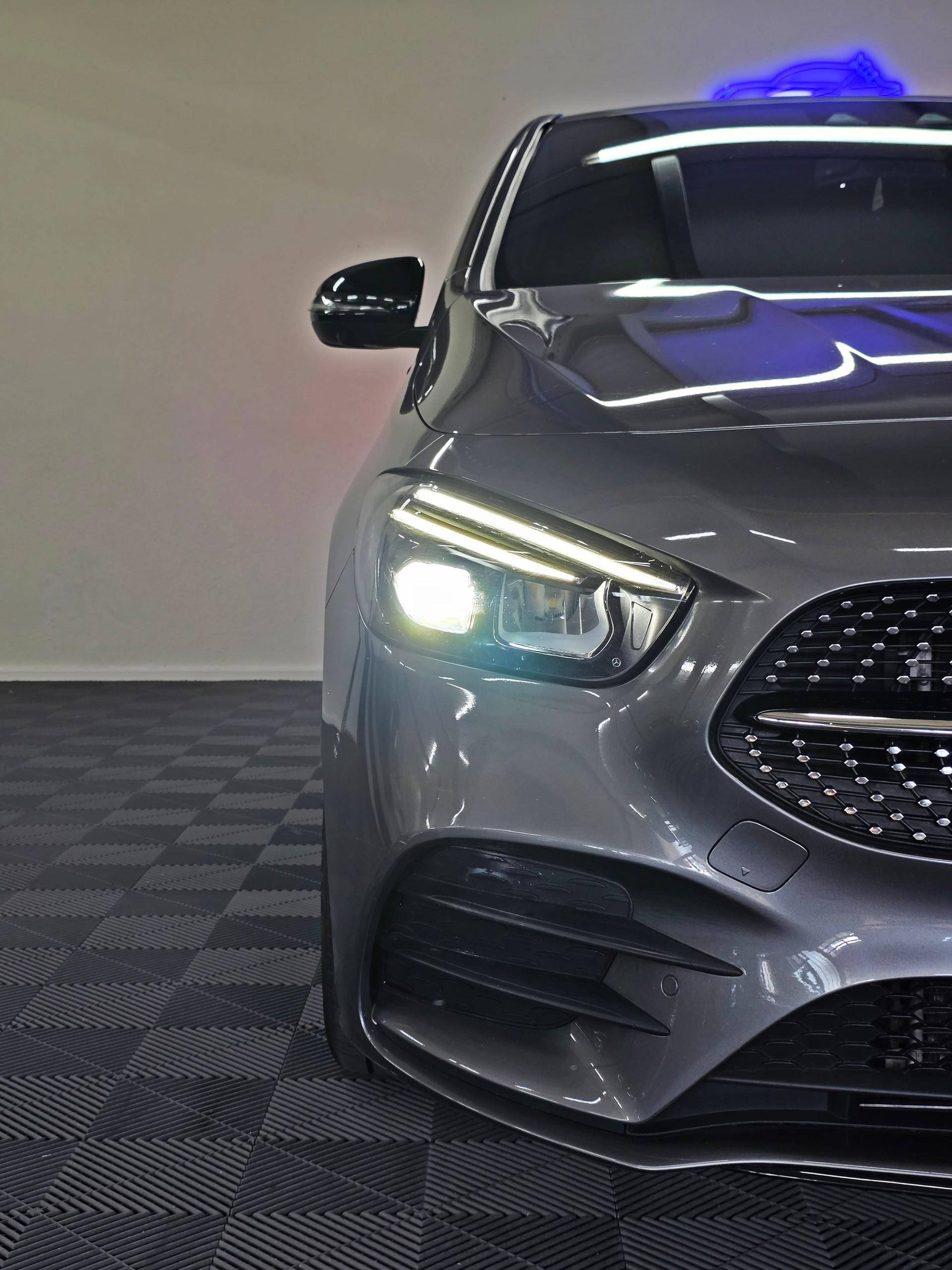 MERCEDES-BENZ B 220 4Matic AMG Line 7G-DCT-showroom-element-2