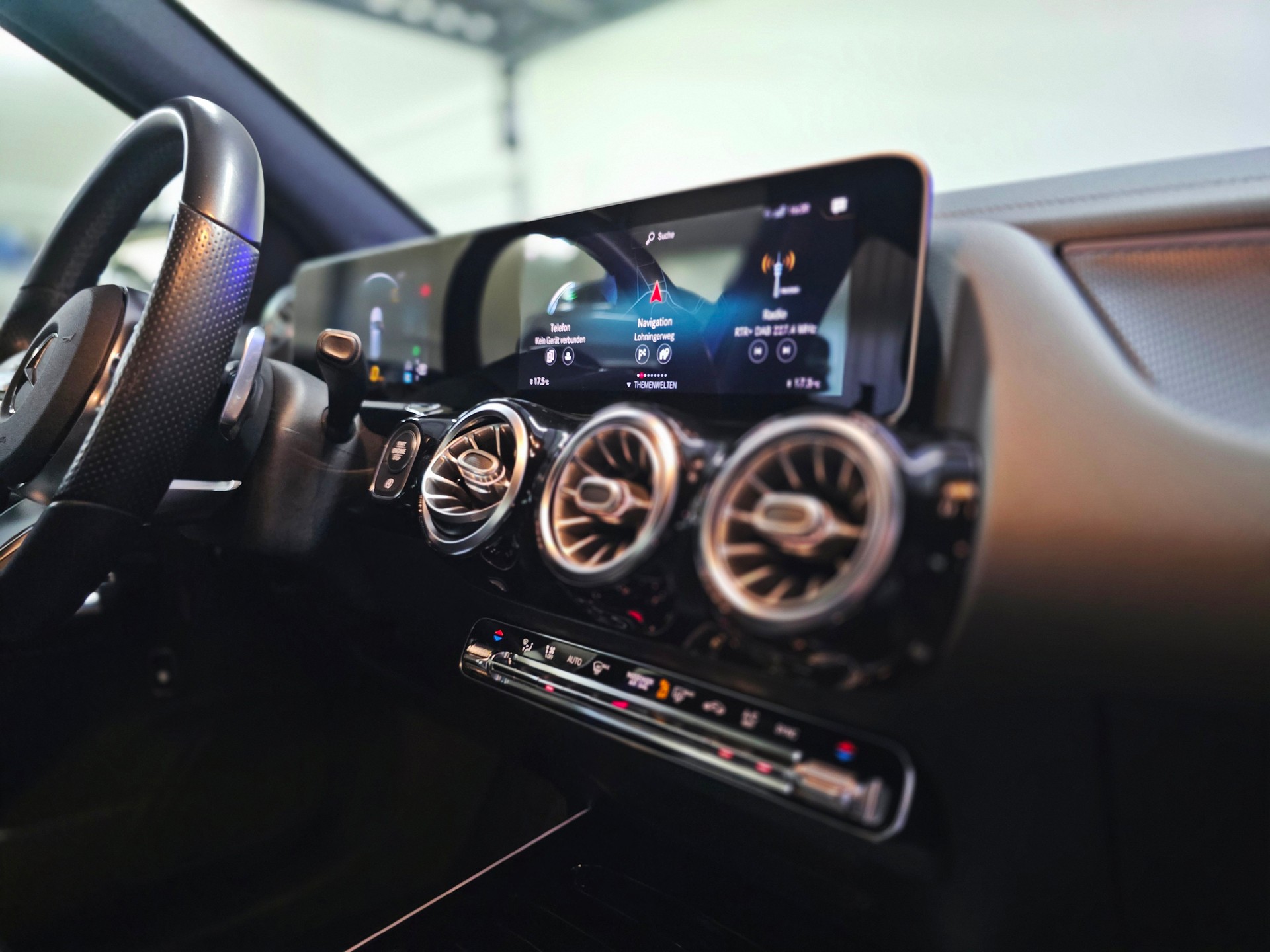 MERCEDES-BENZ B 220 4Matic AMG Line 7G-DCT-image-20