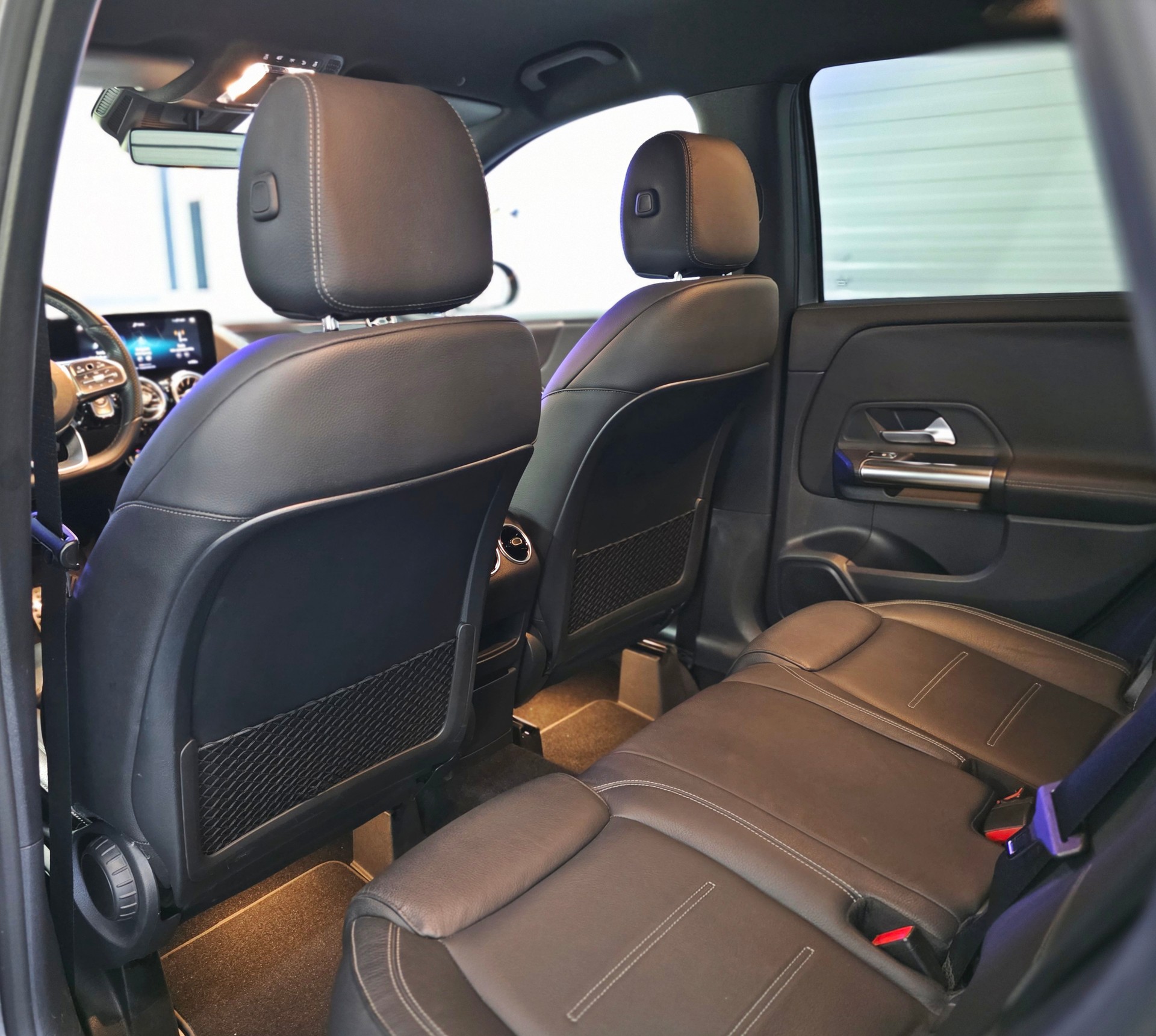 MERCEDES-BENZ B 220 4Matic AMG Line 7G-DCT-image-12