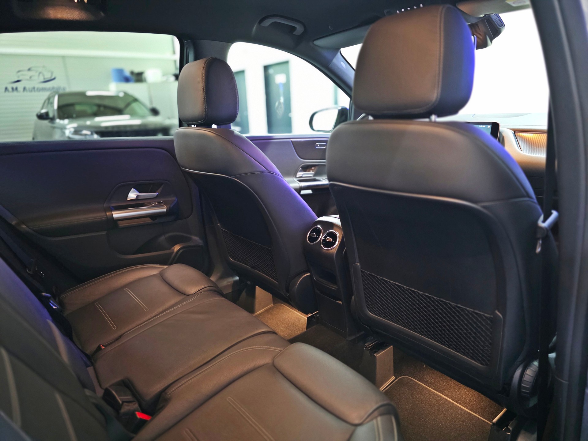 MERCEDES-BENZ B 220 4Matic AMG Line 7G-DCT-image-15