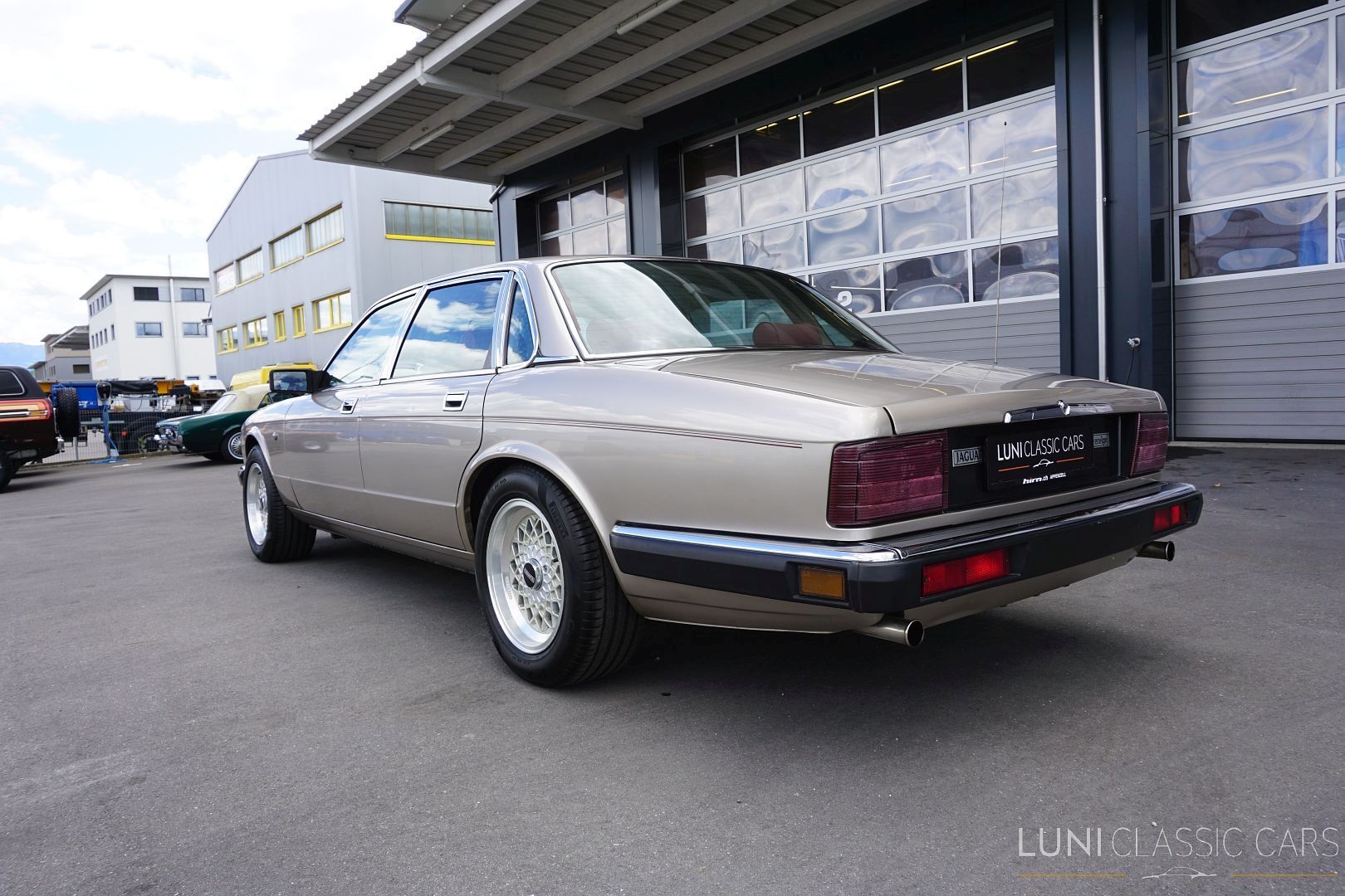 JAGUAR XJ6 3.6 Sovereign-showroom-element-3