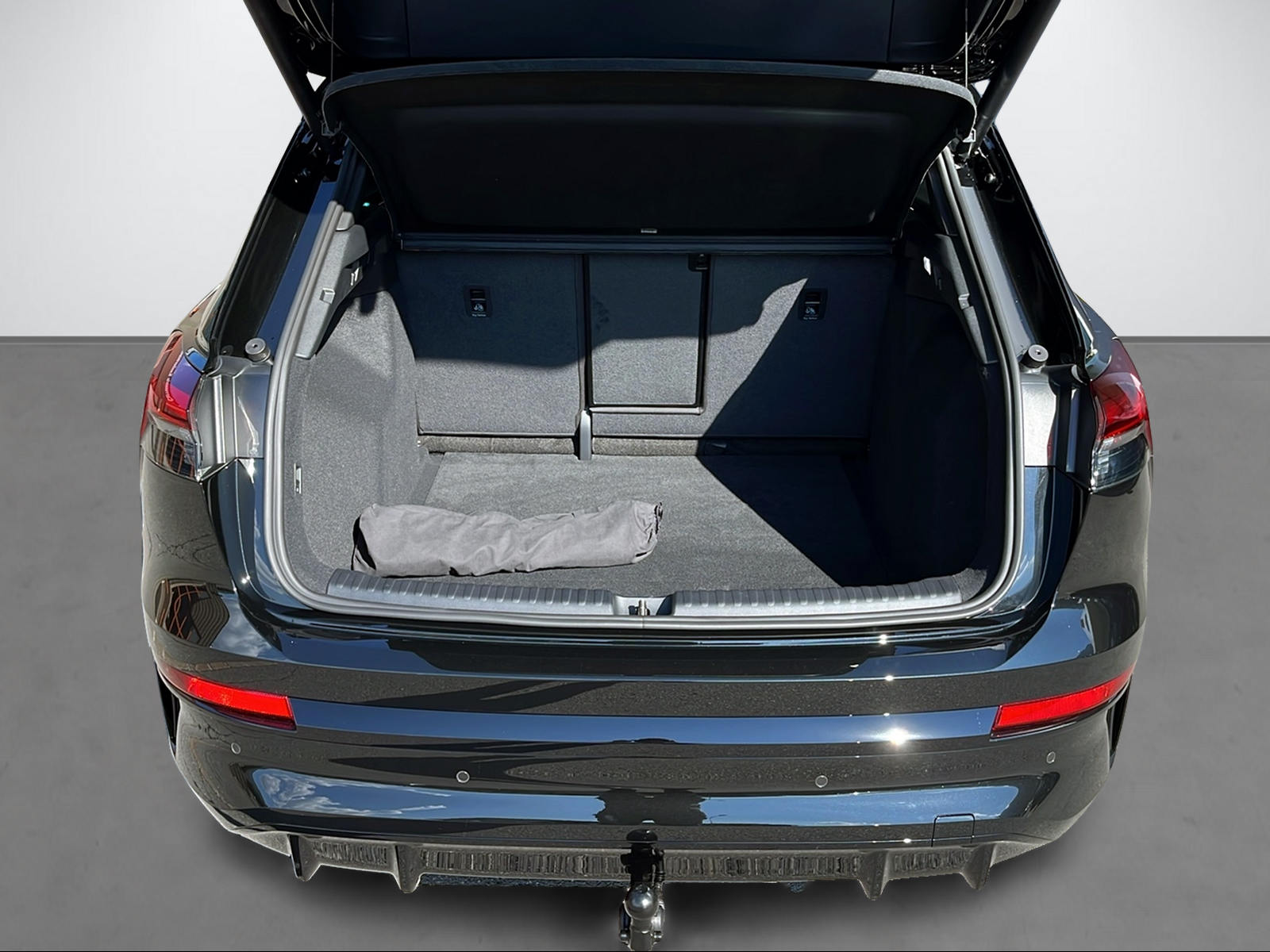 AUDI Q4 SUV e-tron 340PS/250kW quattro perform-image-6