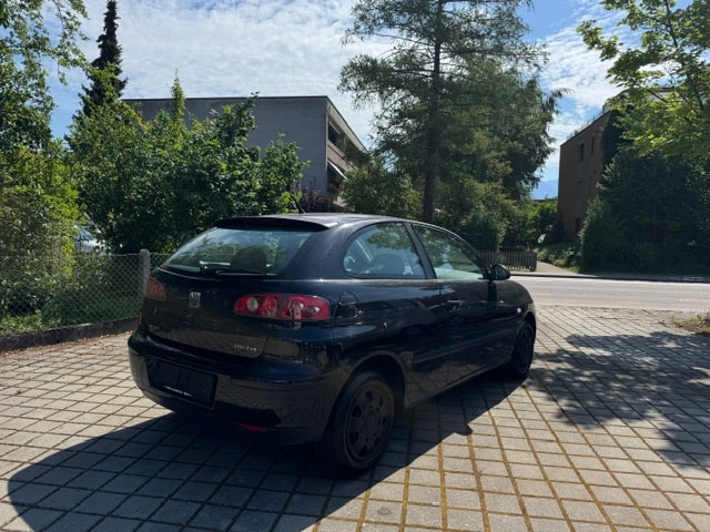 SEAT IBIZA-showroom-element-3
