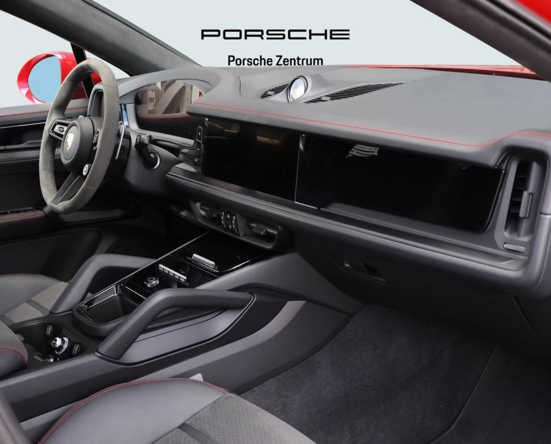 PORSCHE Cayenne GTS Coupé-showroom-element-3