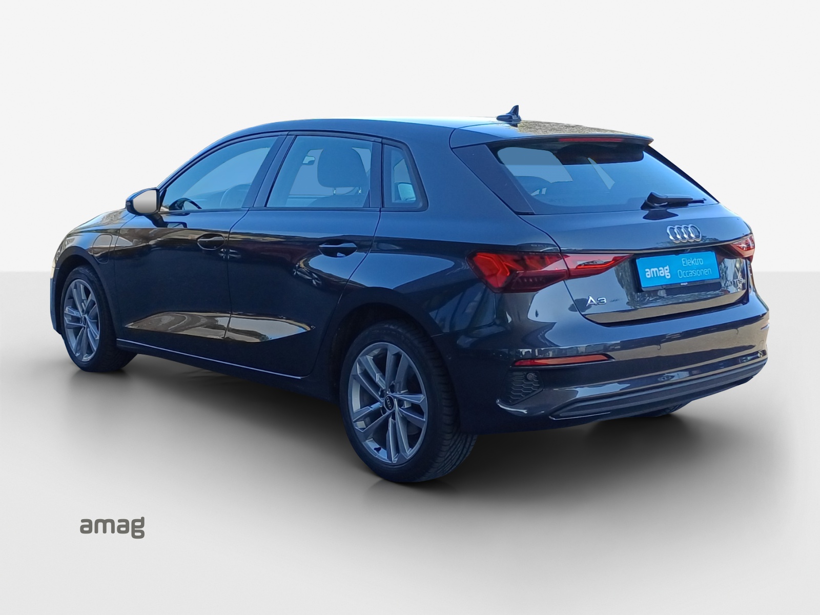 AUDI A3 Sportback 40 TFSI e Attraction S-tronic-showroom-element-2