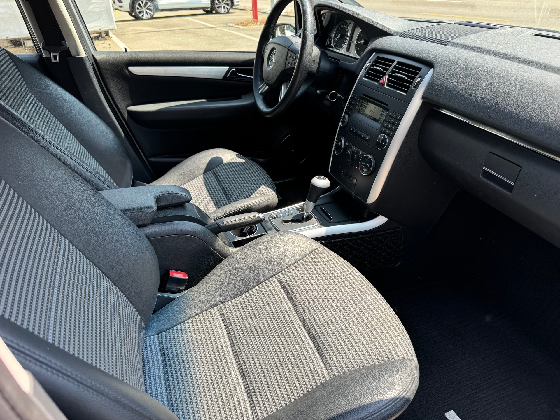 MERCEDES-BENZ B 170-image-8