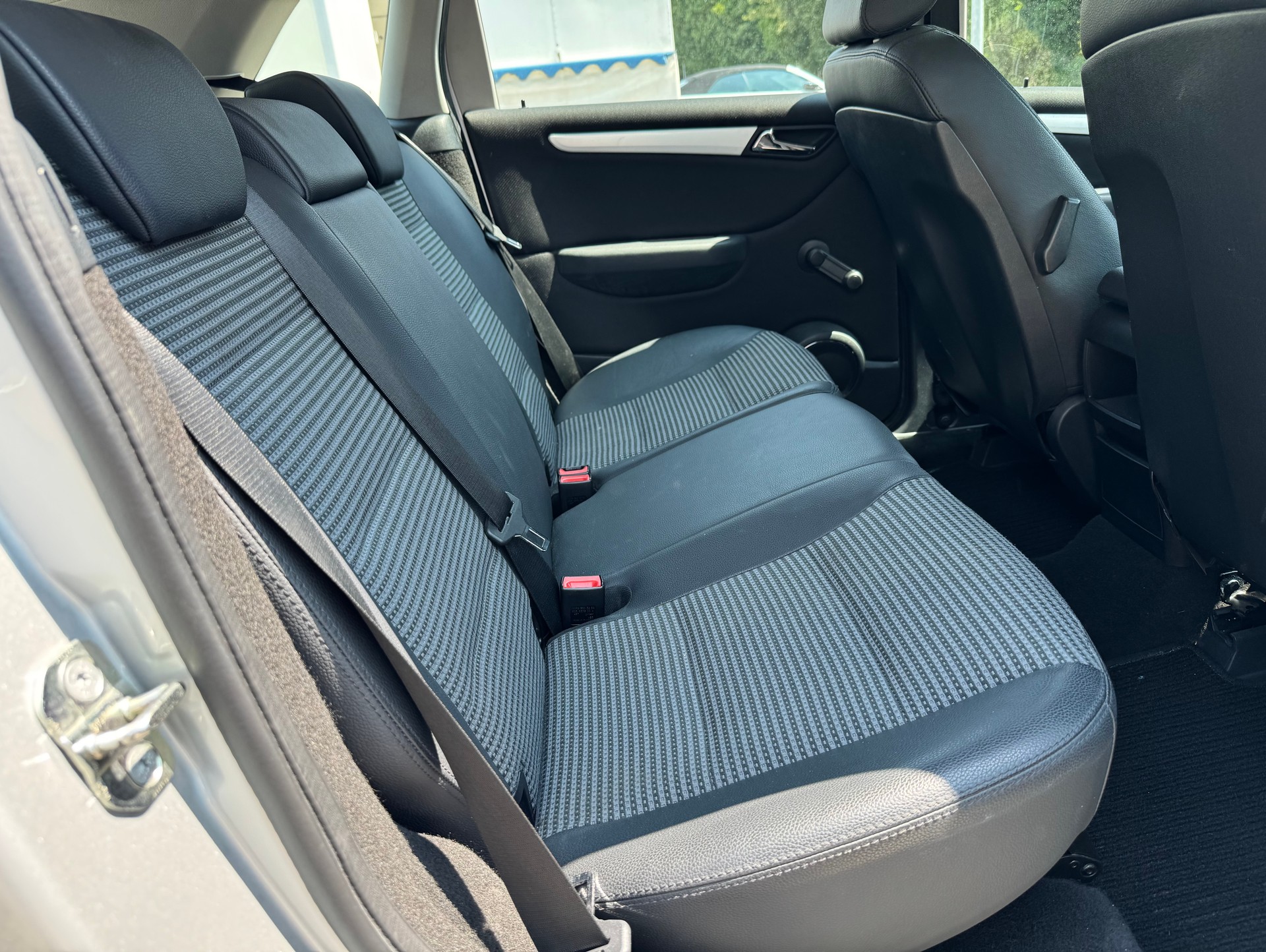 MERCEDES-BENZ B 170-image-13