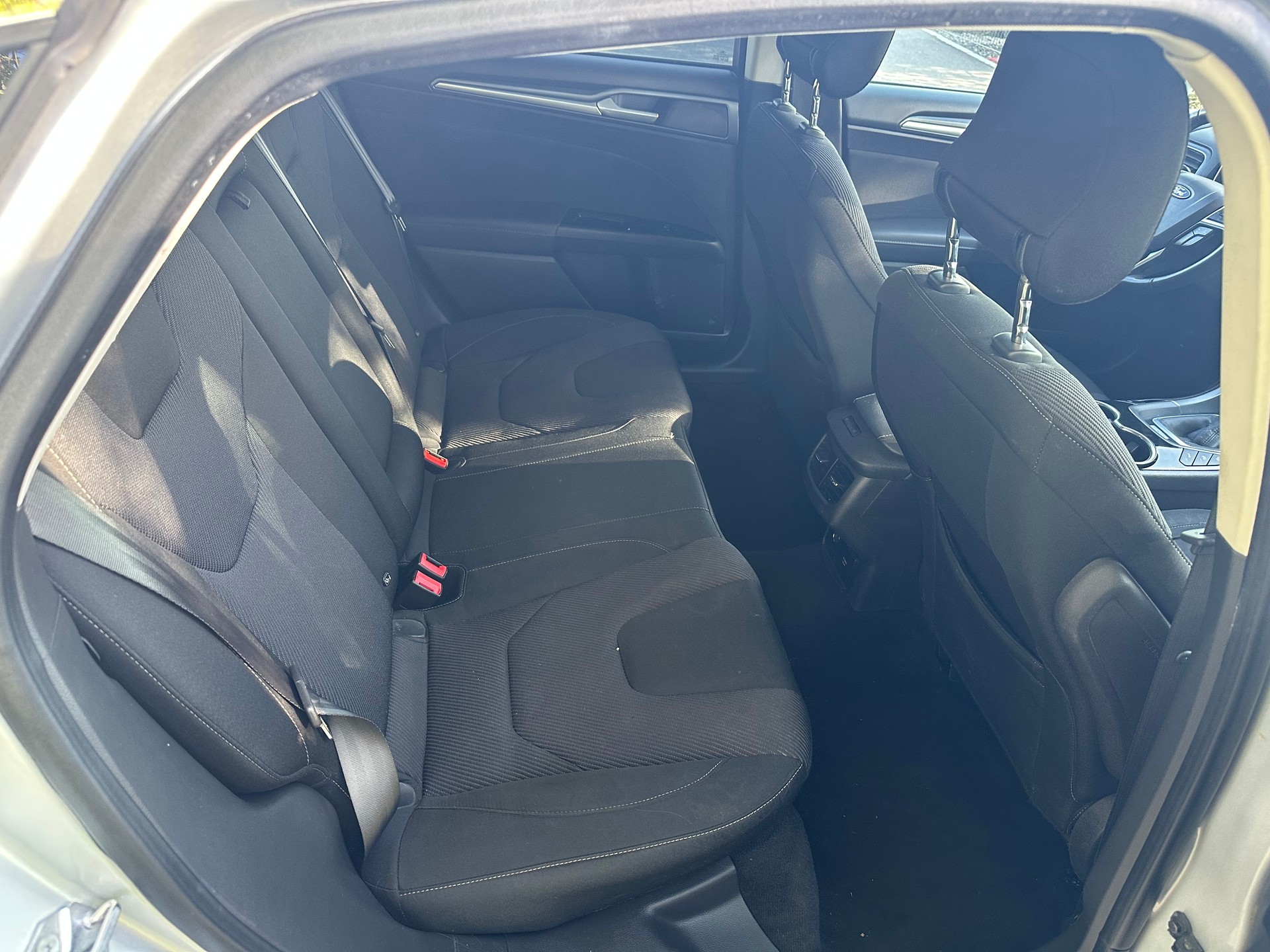 FORD Mondeo 1.5 EcoBoost SCTi Ambiente-image-11