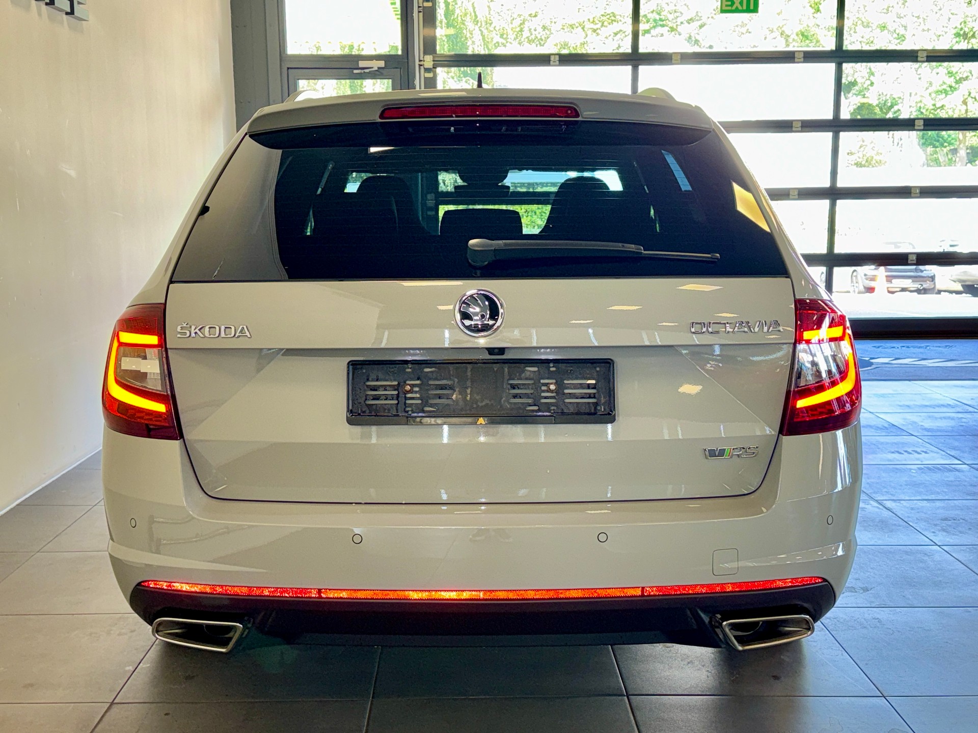 SKODA Octavia Combi 2.0 TSI RS DSG-showroom-element-3
