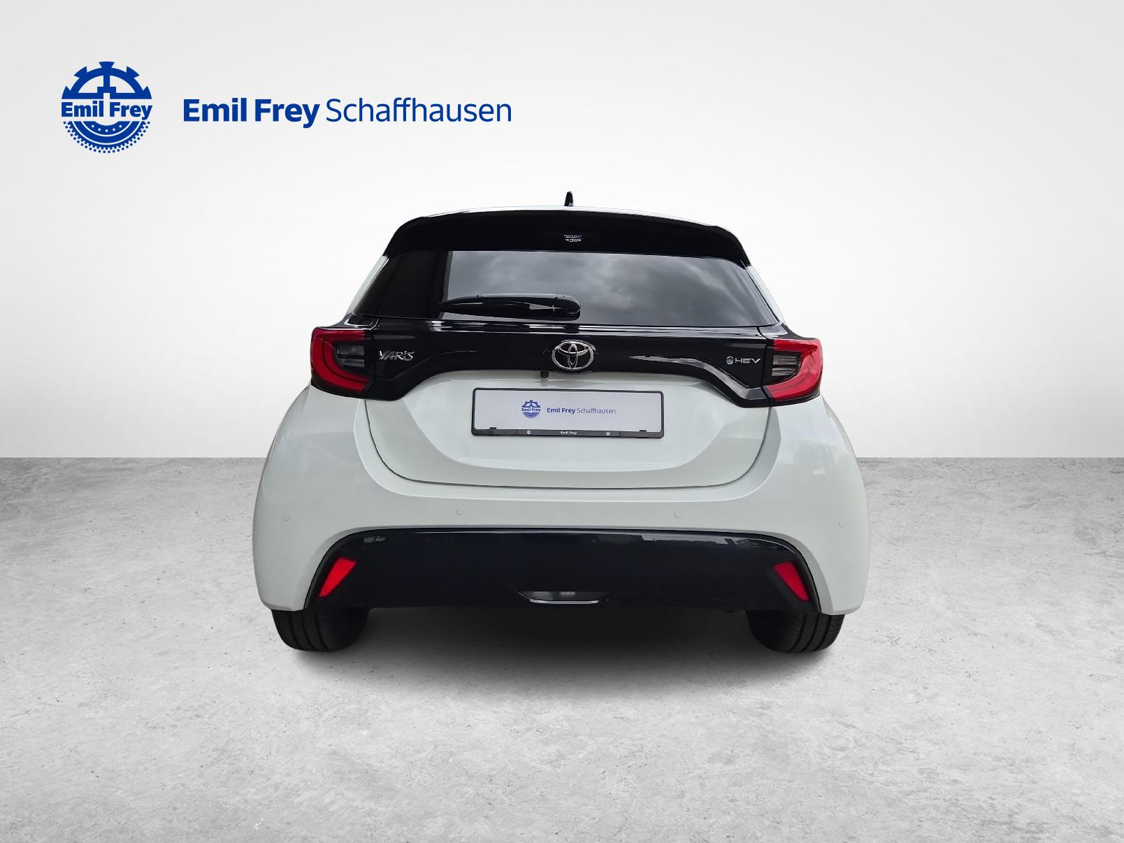 TOYOTA Yaris 1.5 VVT-i HSD Premium-showroom-element-3