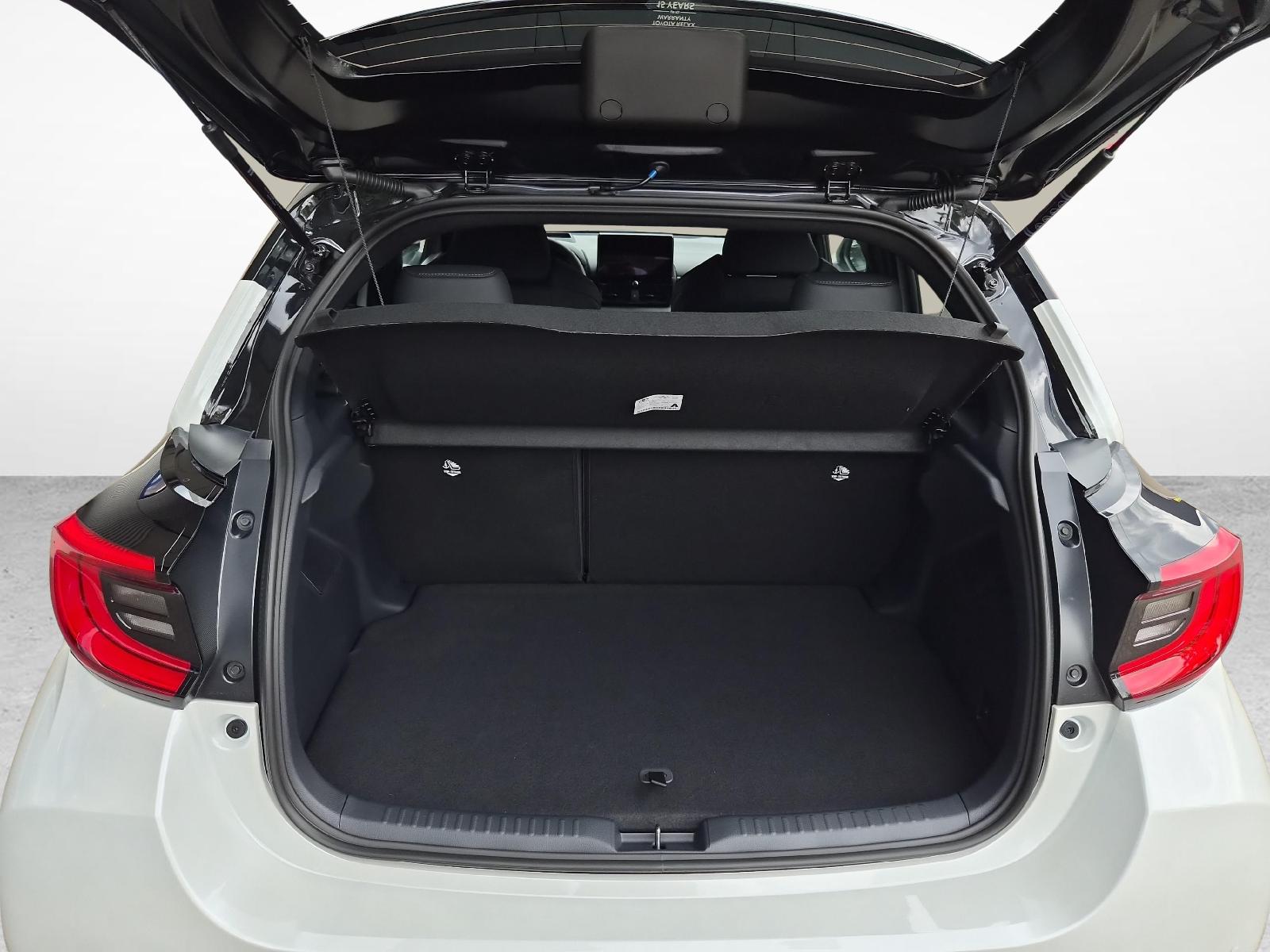 TOYOTA Yaris 1.5 VVT-i HSD Premium-image-11