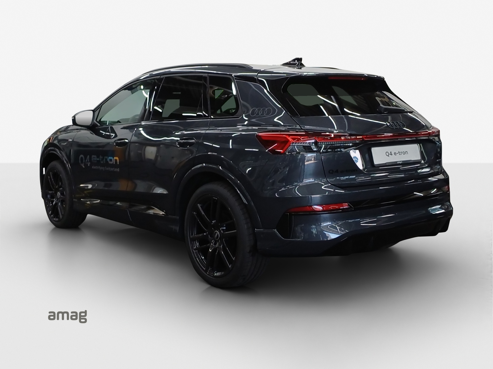 AUDI Q4 e-tron SUV quattro performance-showroom-element-2