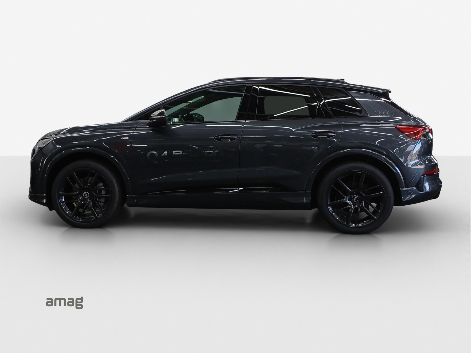 AUDI Q4 e-tron SUV quattro performance-showroom-element-1