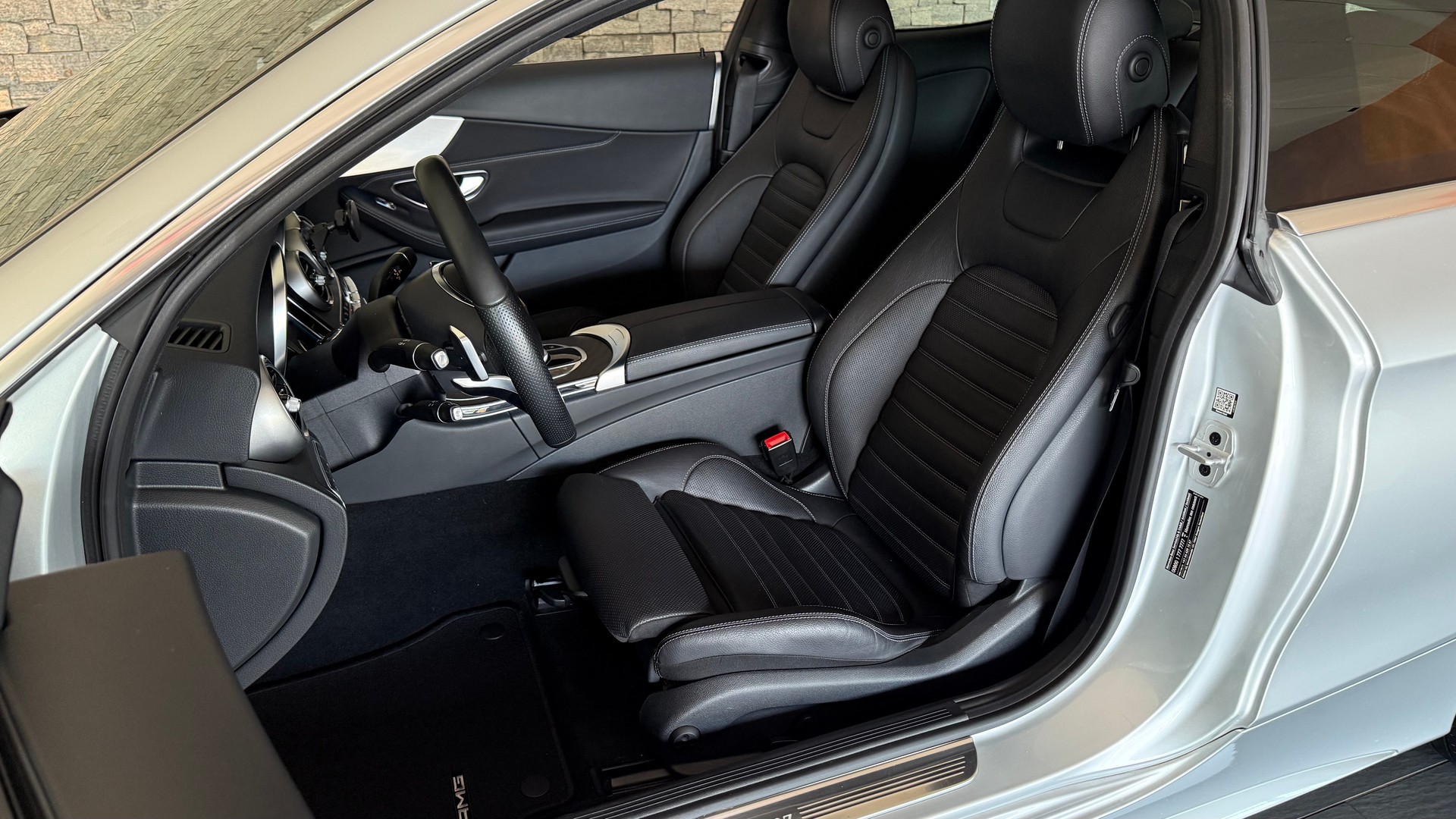 MERCEDES-BENZ C 200 Coupé AMG Line Edition 1 4Matic-image-13