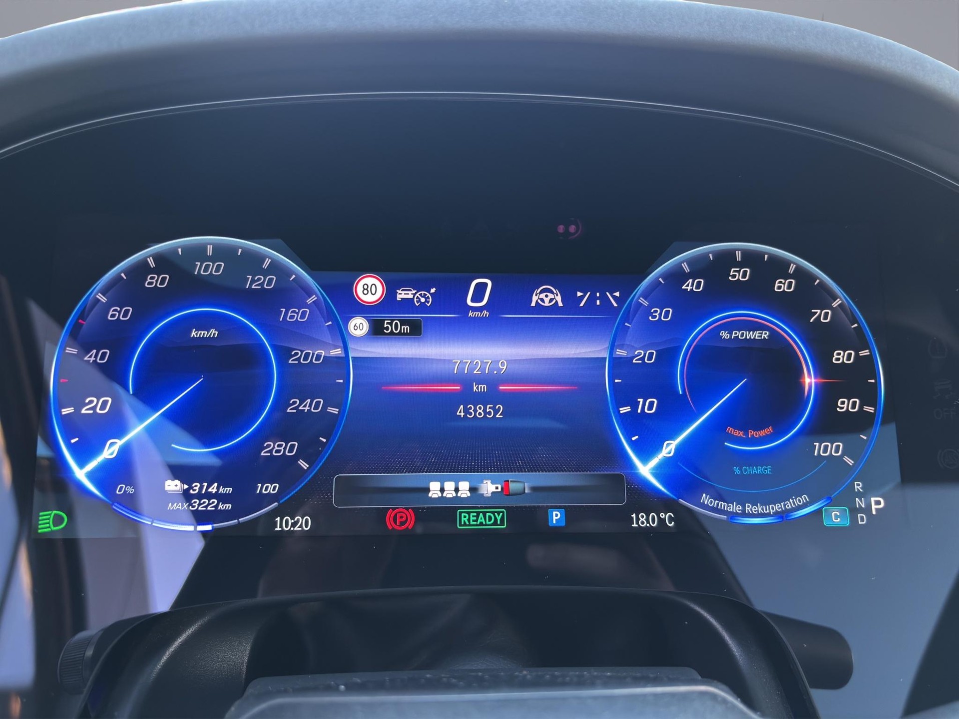 MERCEDES-BENZ EQS 53 4matic+-image-10