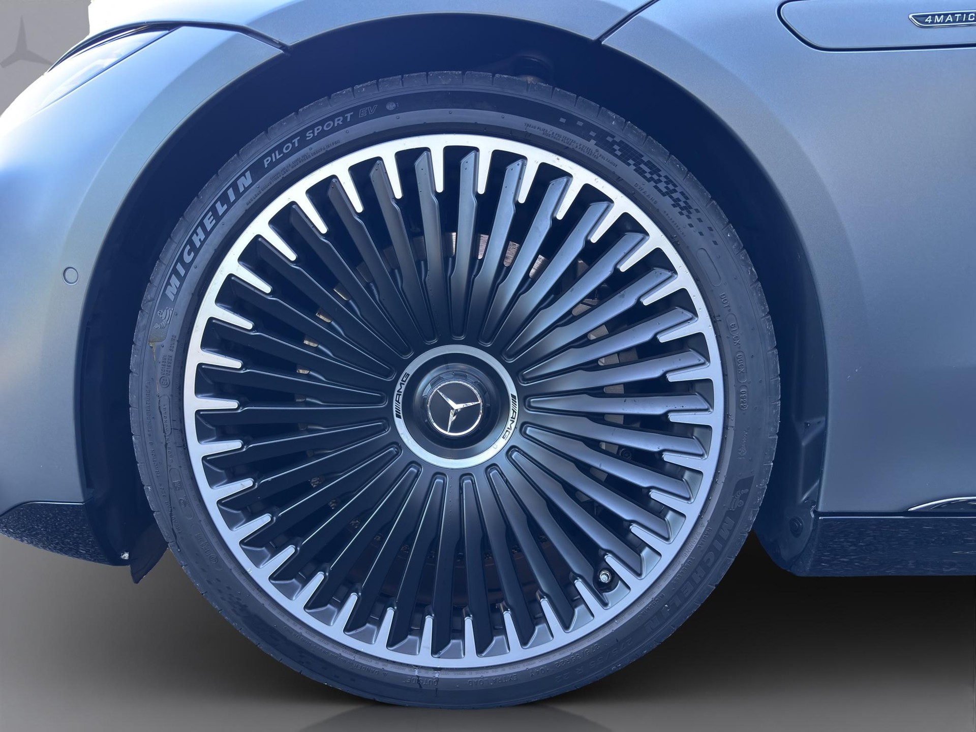 MERCEDES-BENZ EQS 53 4matic+-image-19