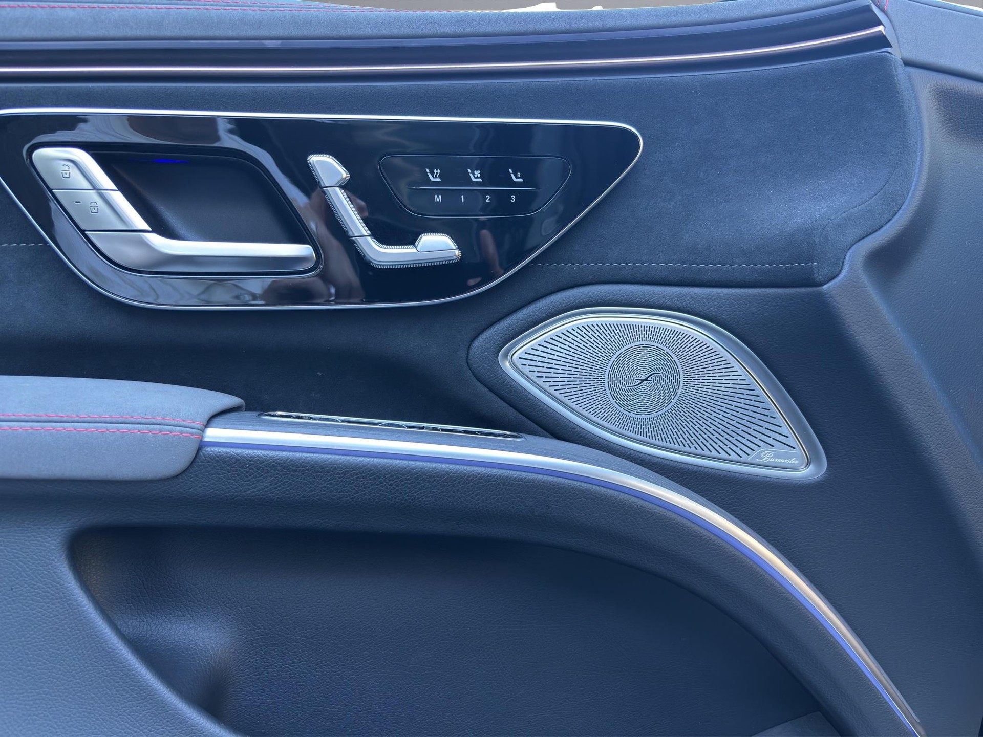 MERCEDES-BENZ EQS 53 4matic+-image-22