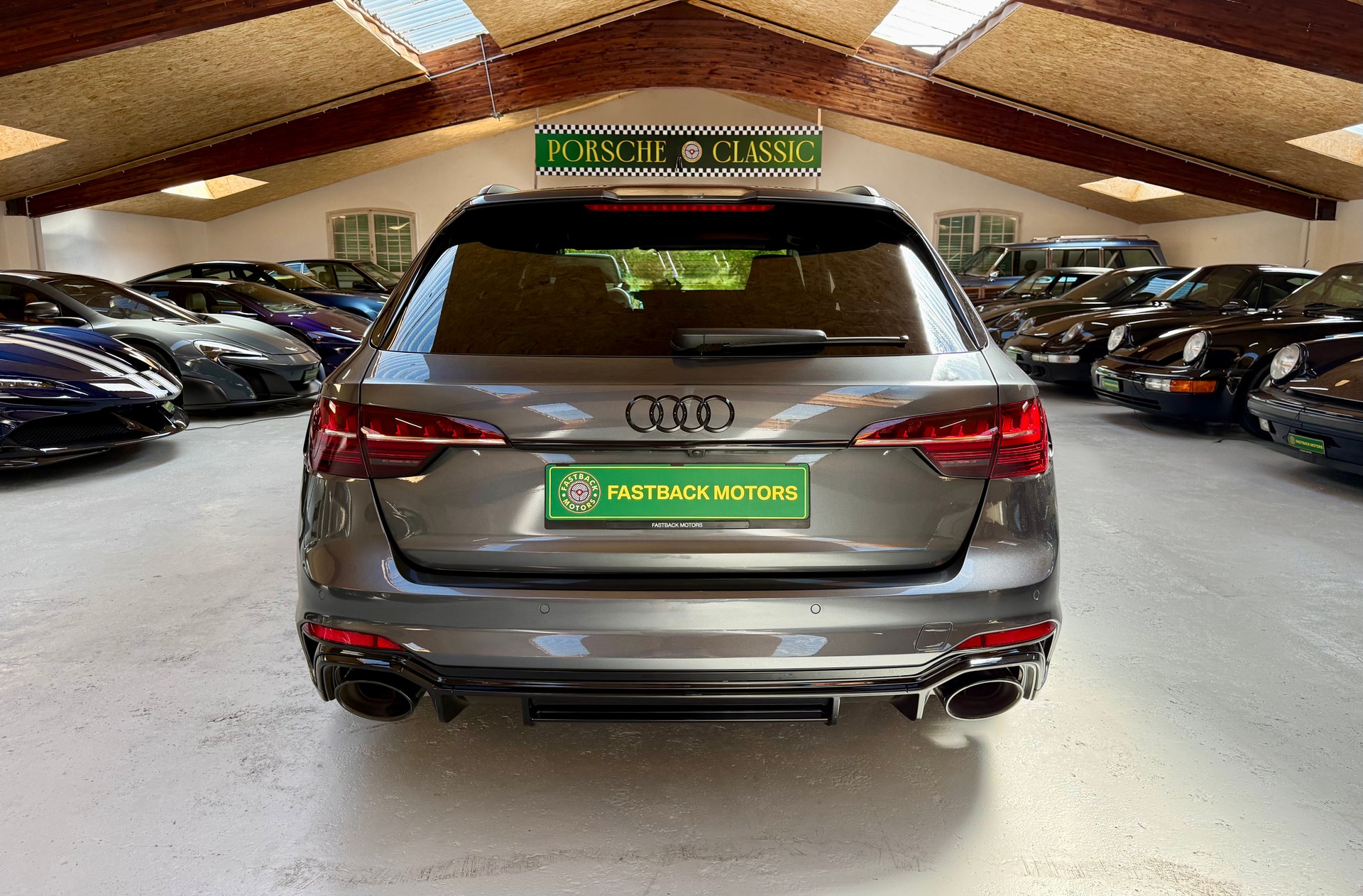 AUDI RS4 Avant quattro tiptronic-image-6
