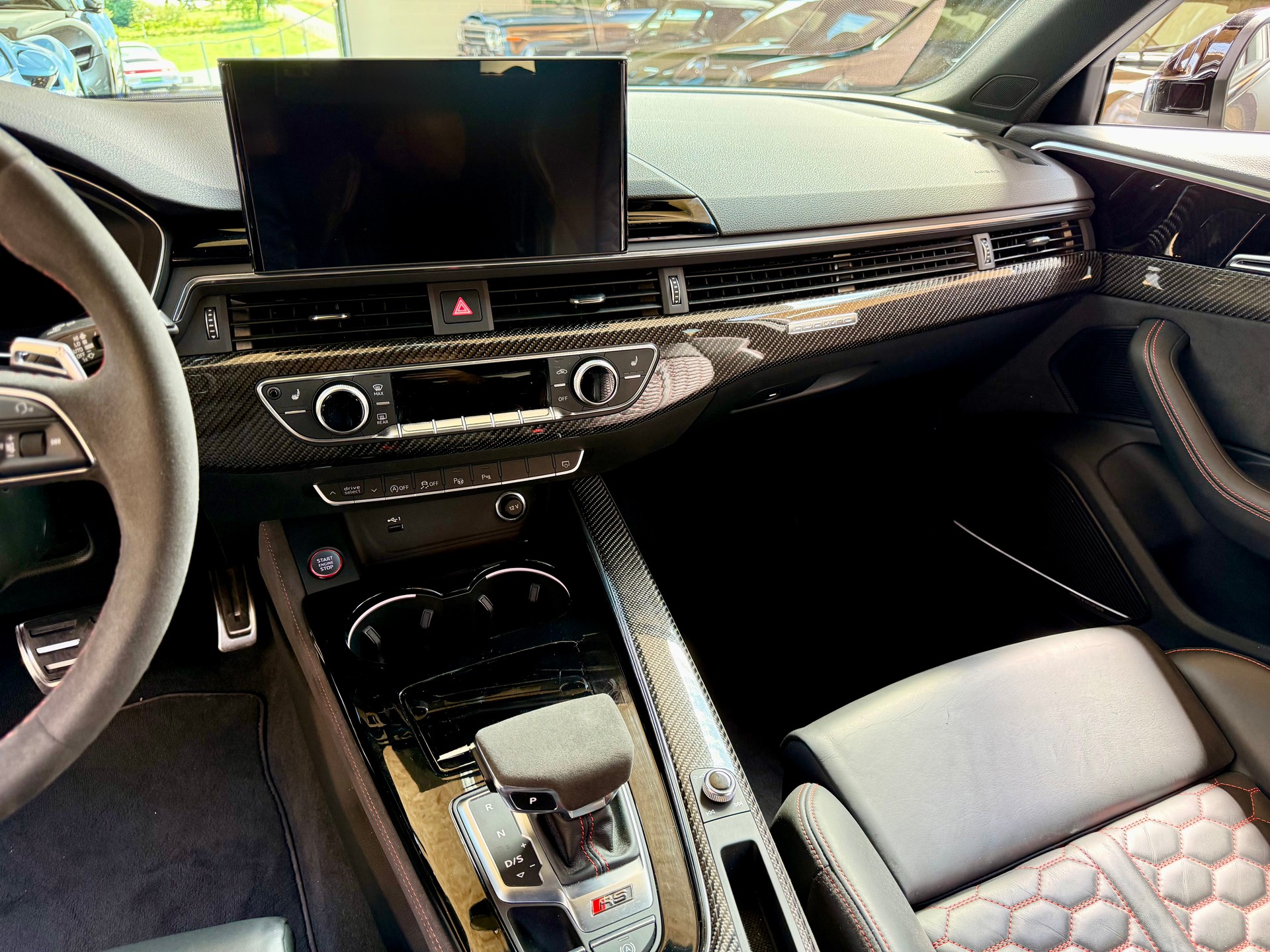 AUDI RS4 Avant quattro tiptronic-image-11