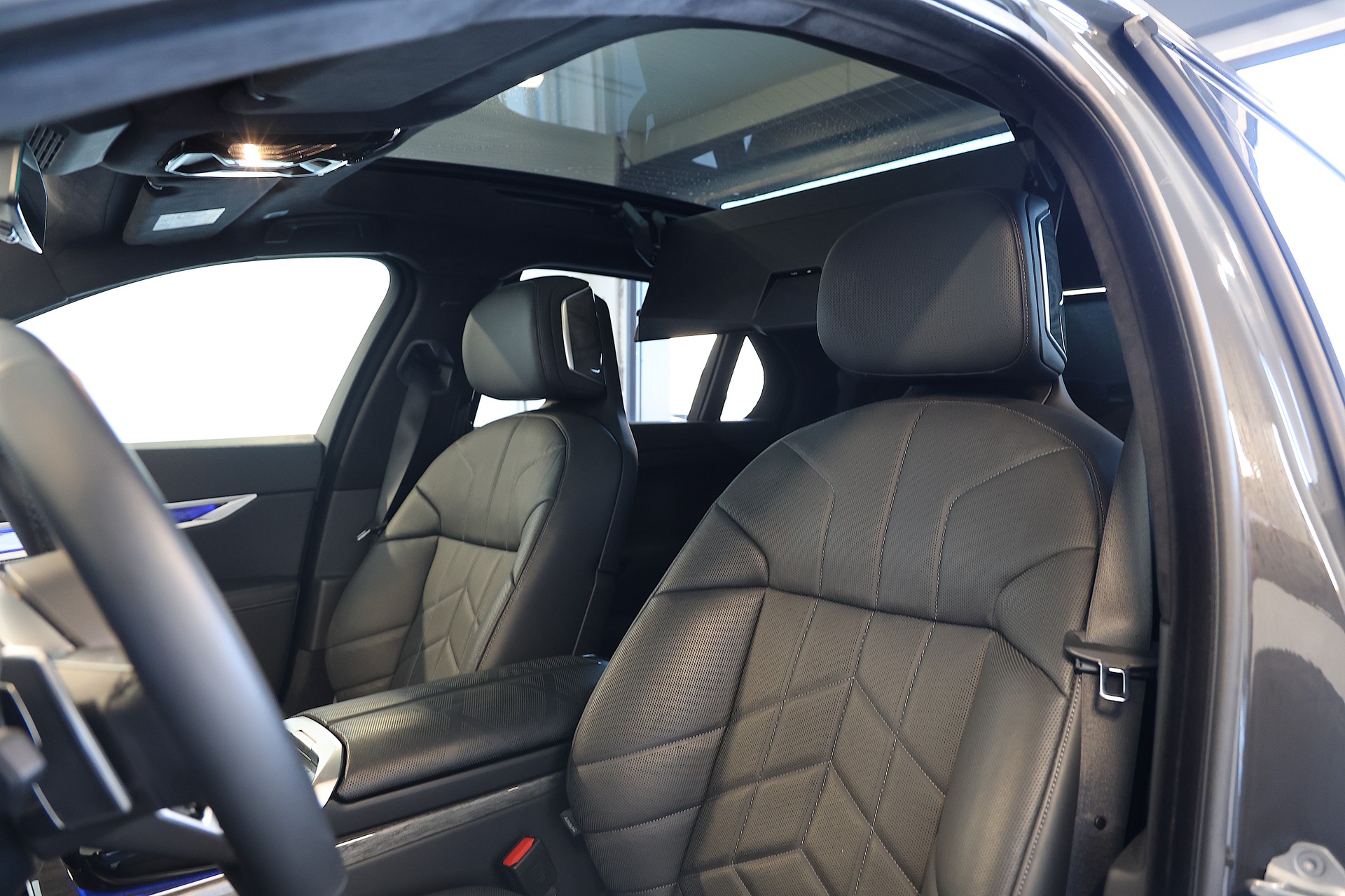 BMW 740d xDrive M-Sport Pro *CH-Fahrzeug* *ÜBER CHF 200'000..- Neupreis*-image-6
