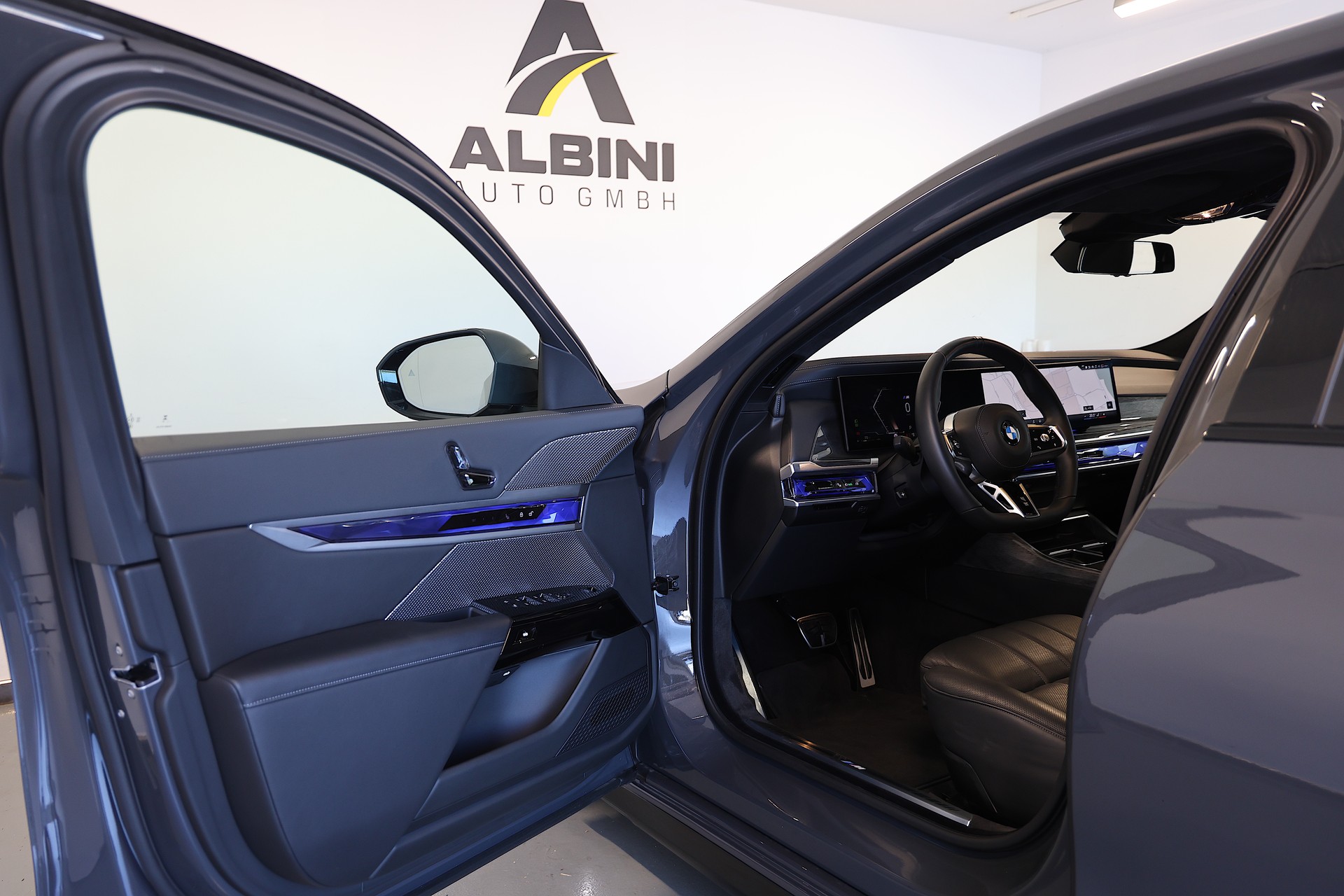 BMW 740d xDrive M-Sport Pro *CH-Fahrzeug* *ÜBER CHF 200'000..- Neupreis*-showroom-element-3