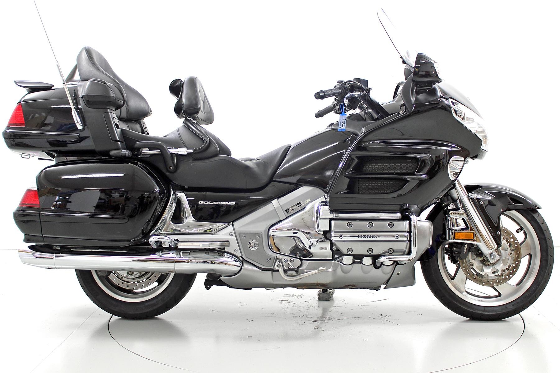 HONDA GL 1800 Goldwing-image-3