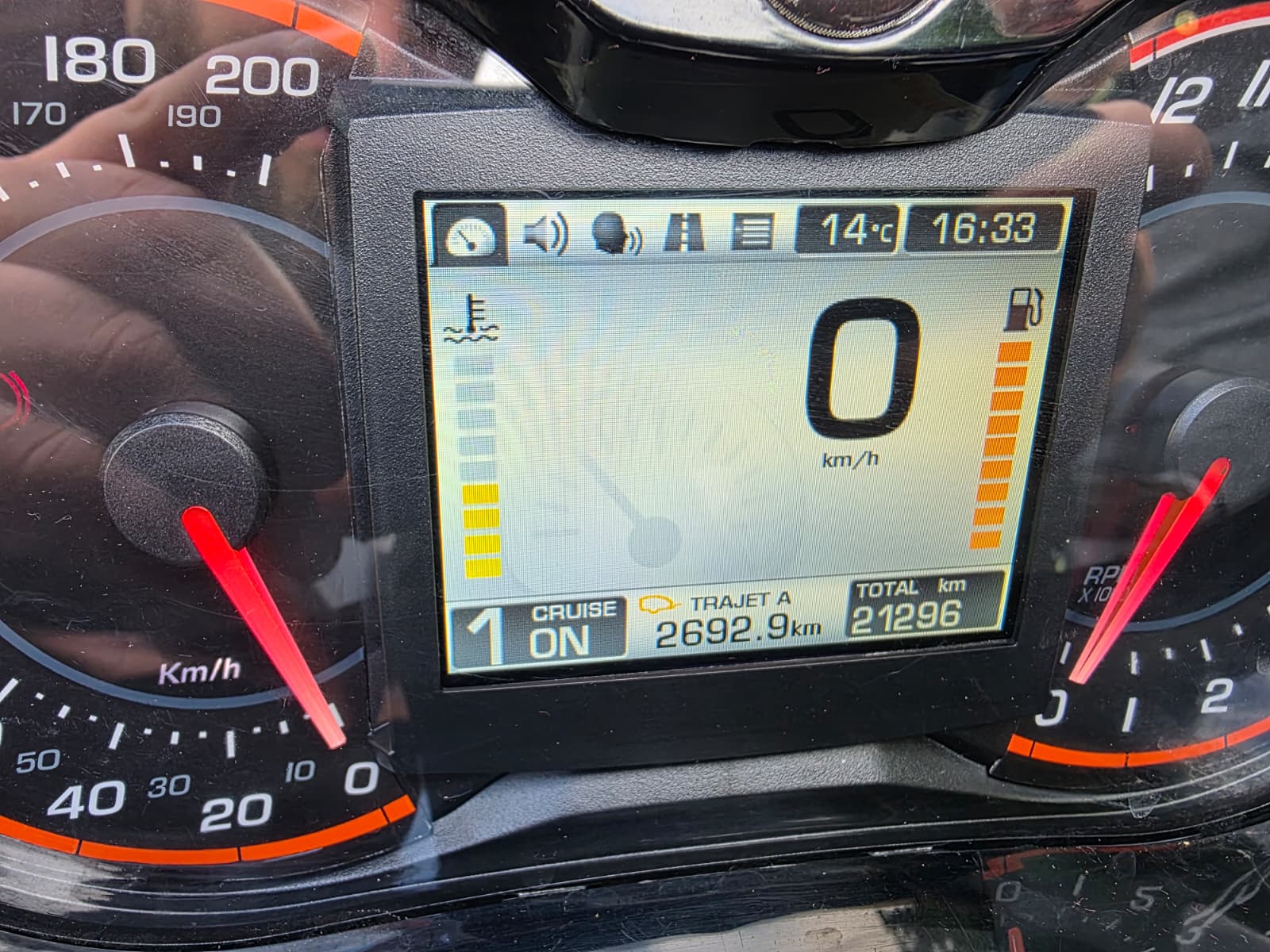 CAN-AM Spyder ST-image-8